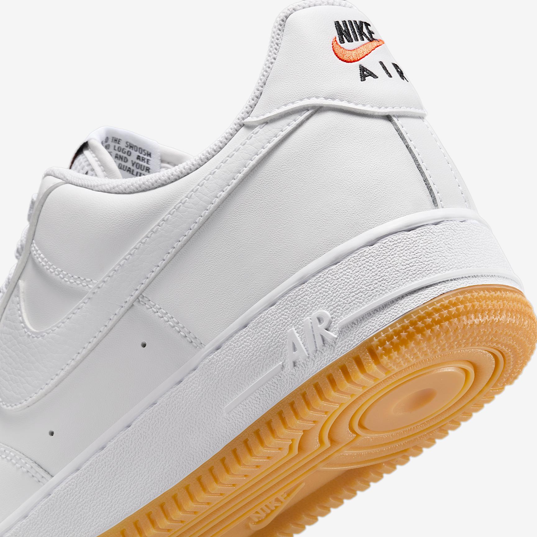 Nike Men's Air Force 1 '07 LV Shoes Product Image