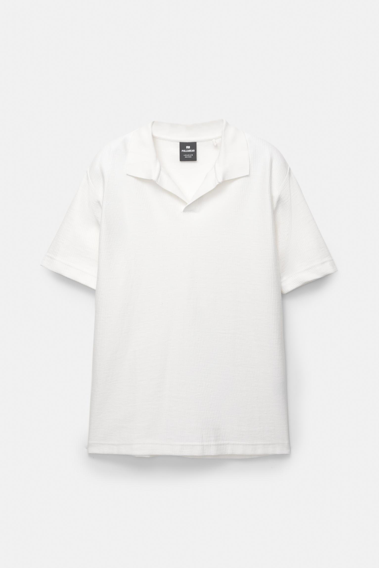 Textured short sleeve polo shirt Product Image