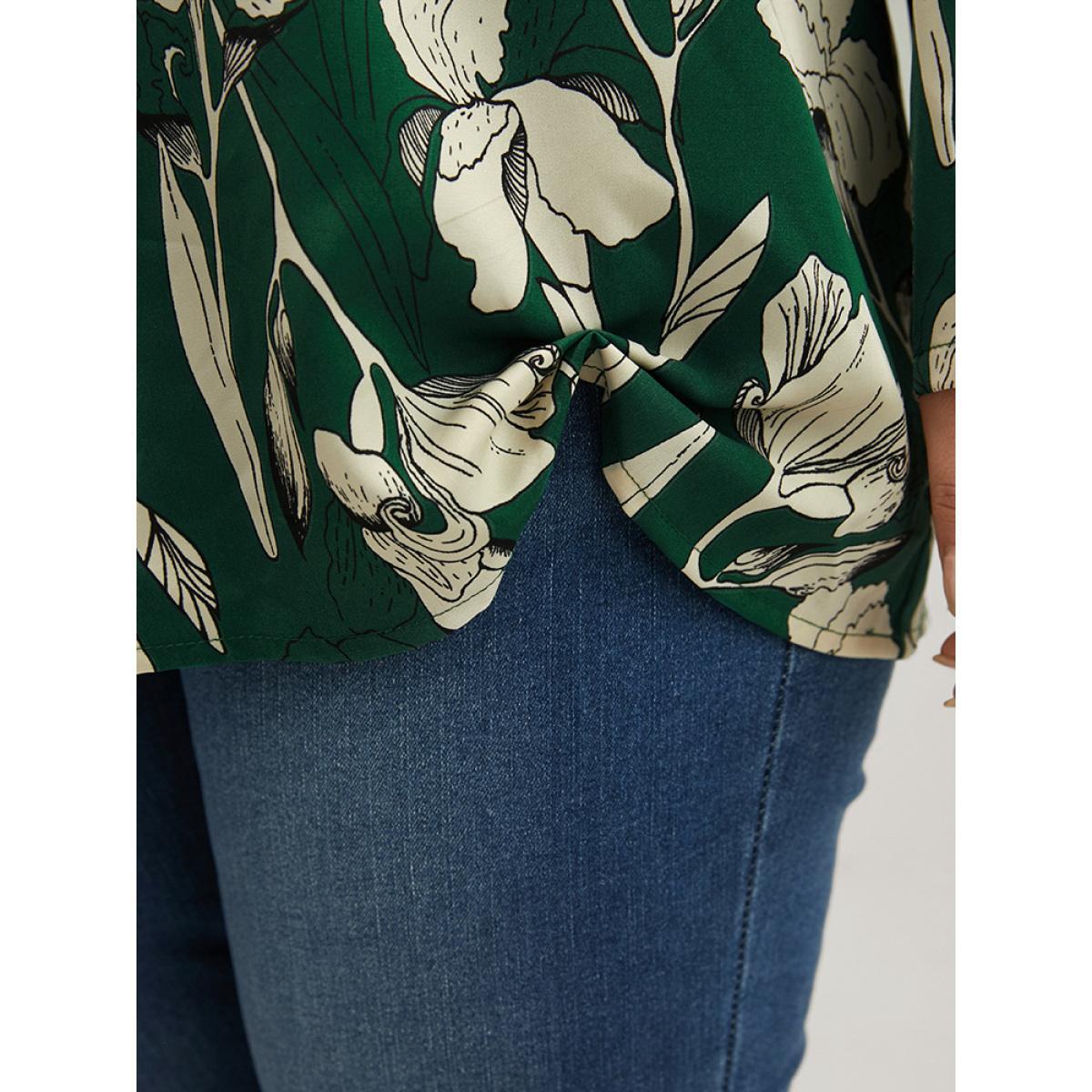 Plus Size Emerald Floral Printed V Neck Blouse Women Elegant Long Sleeve V-neck Dailywear Blouses BloomChic 28/5X Product Image