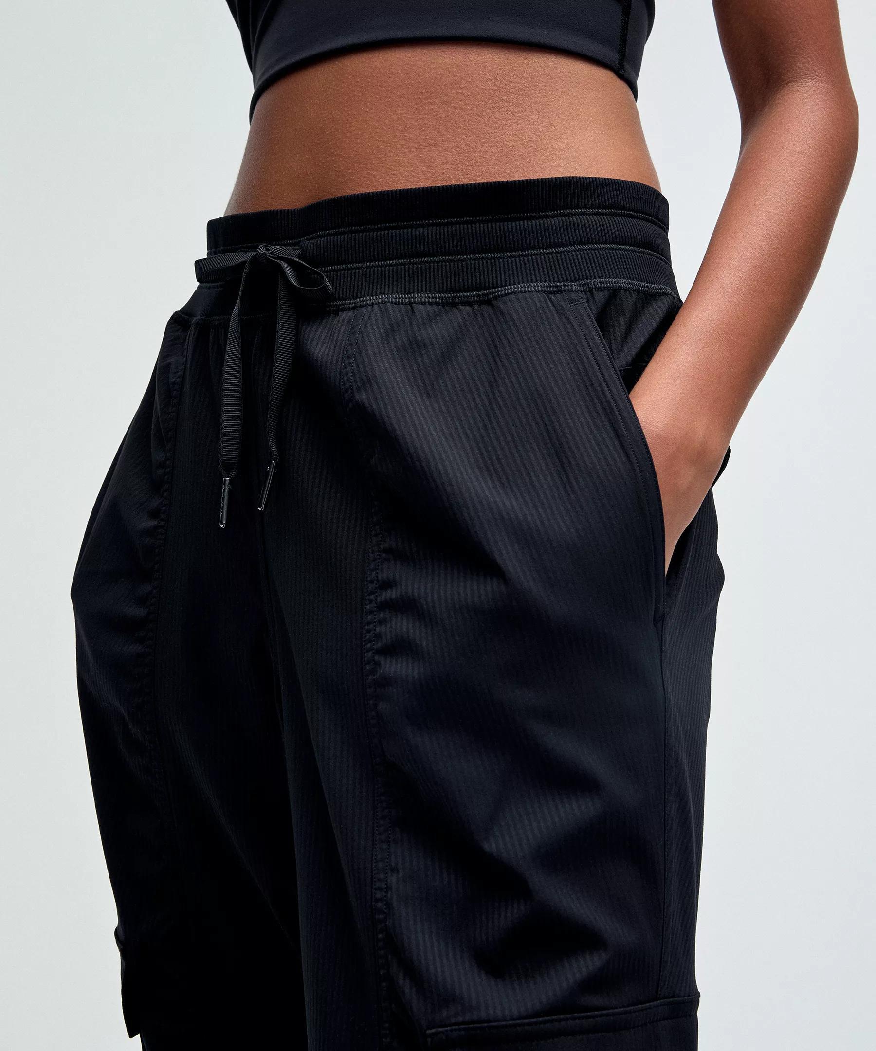 Dance Studio Relaxed-Fit Mid-Rise Cargo Jogger Product Image