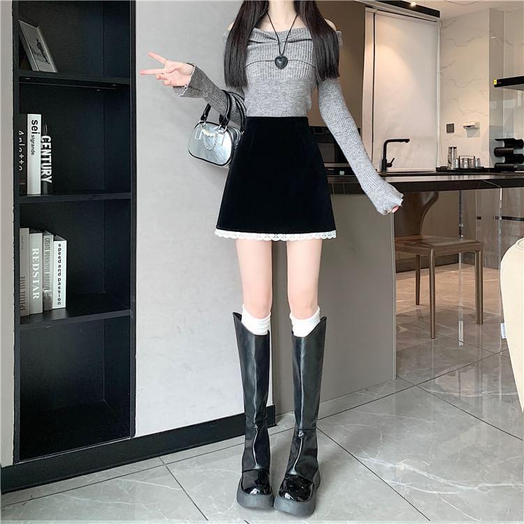 High Rise Contrast Lace Trim Velvet Mini A-Line Skirt Product Image