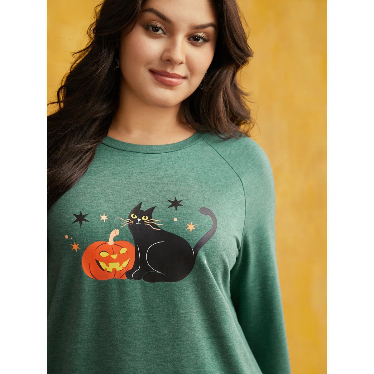 Plus Size Festive Cat And Pumkin Raglan Sweatshirt Women Emerald Casual Non Round Neck Everyday Sweatshirts BloomChic 22-24/3X Product Image