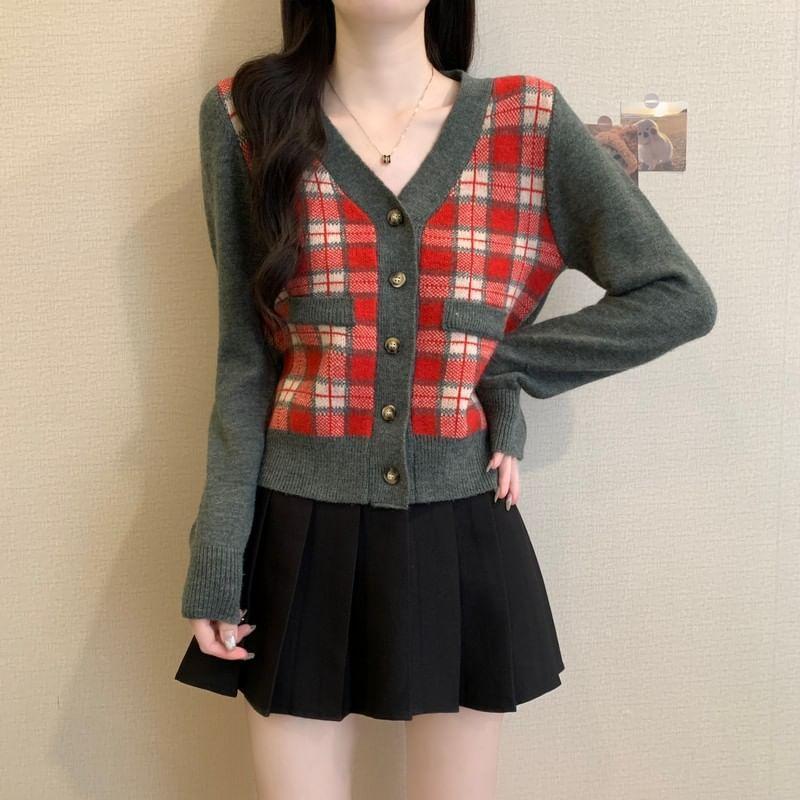 V-Neck Plaid Contrast Trim Button-Up Crop Cardigan Product Image