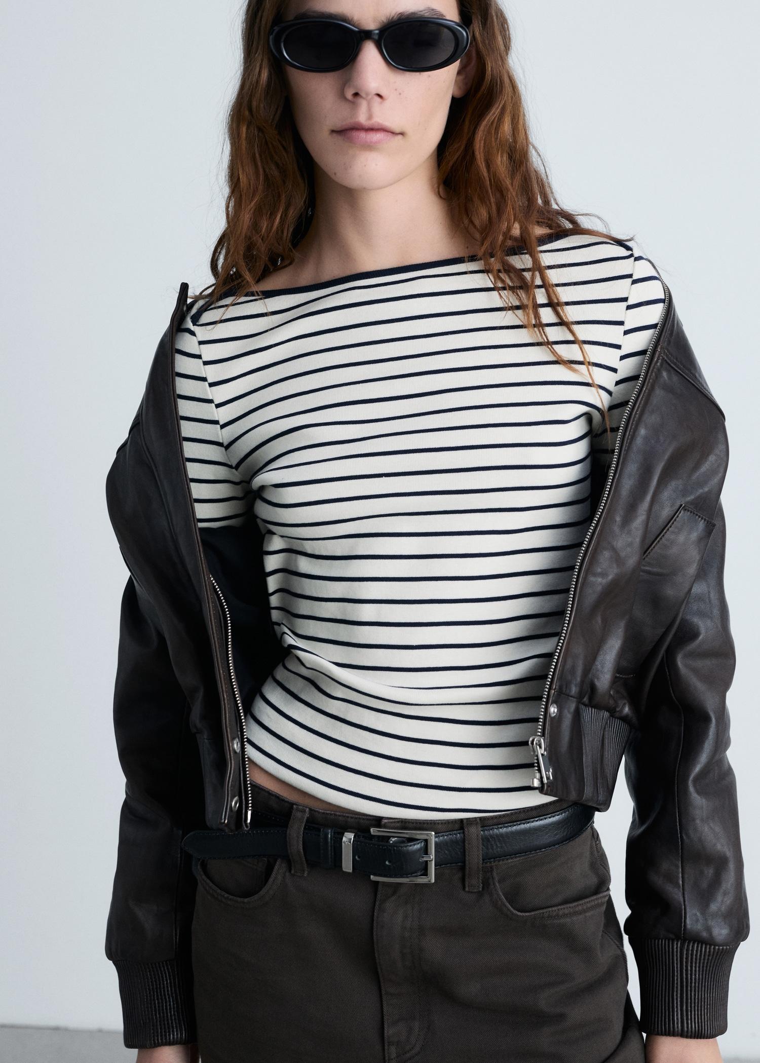 Striped boat-neck t-shirt - Women | MANGO USA Product Image