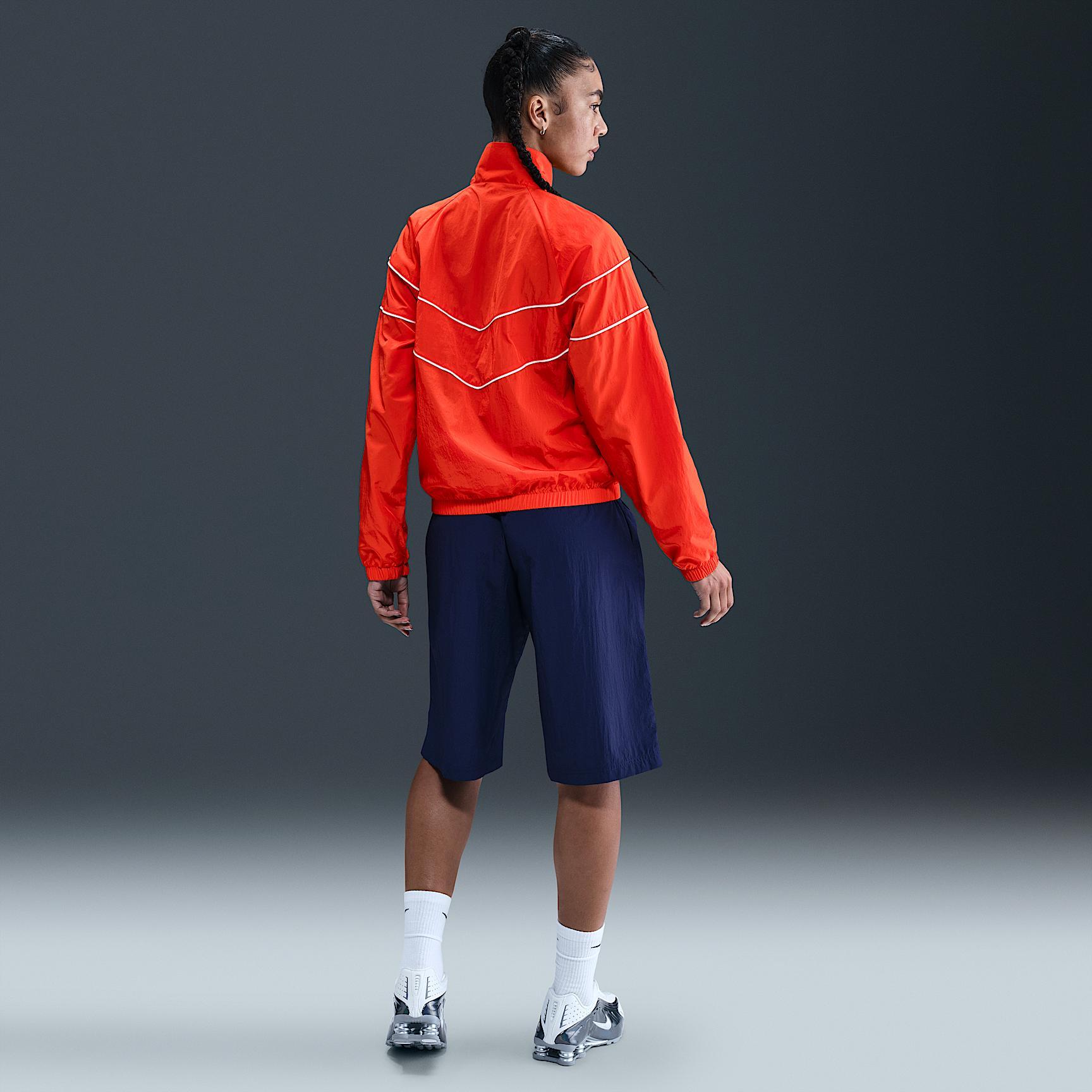Nike Windrunner Women's Loose UV Woven Full-Zip Jacket Product Image