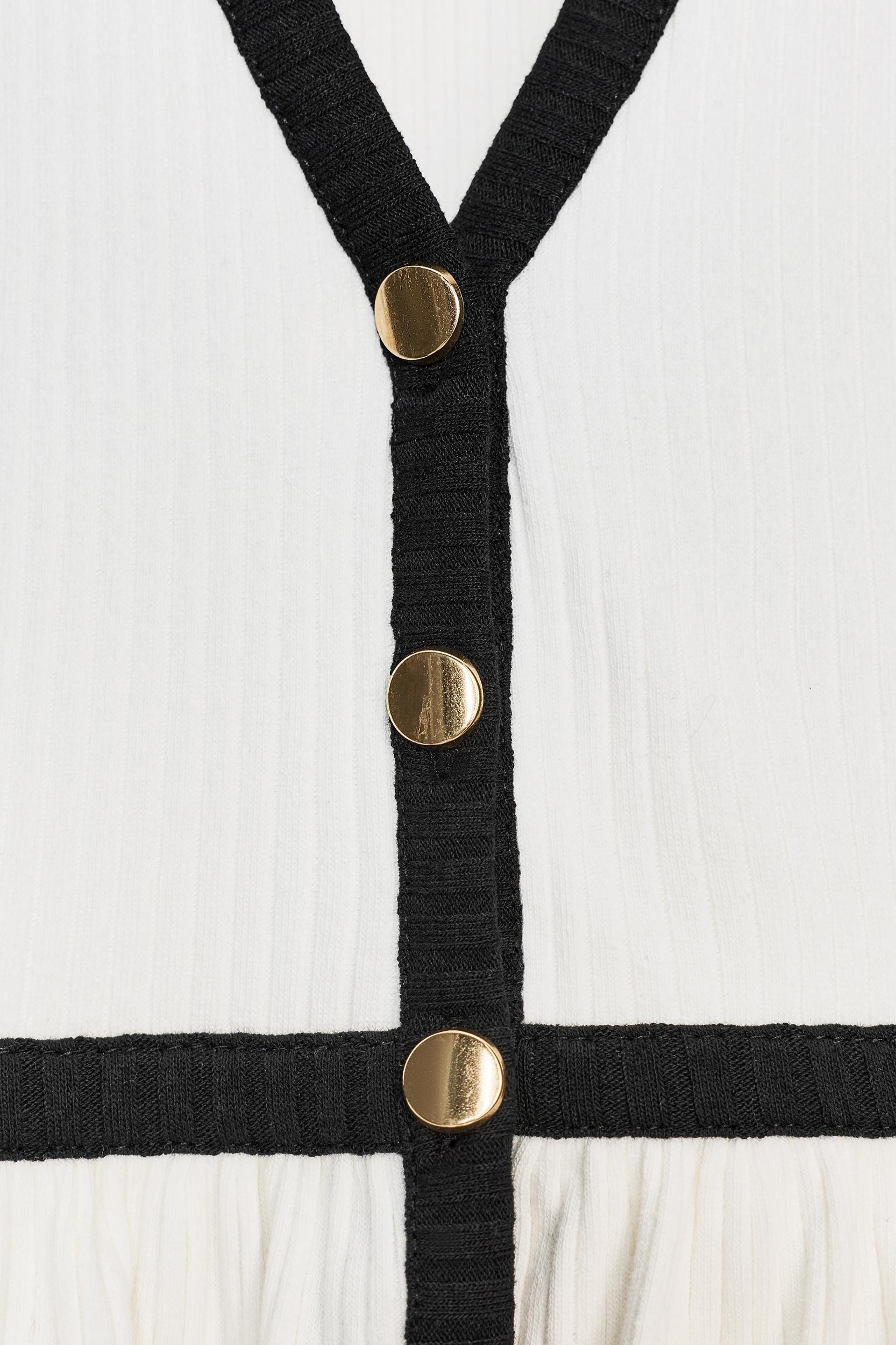 RIBBED BUTTON TOP Product Image