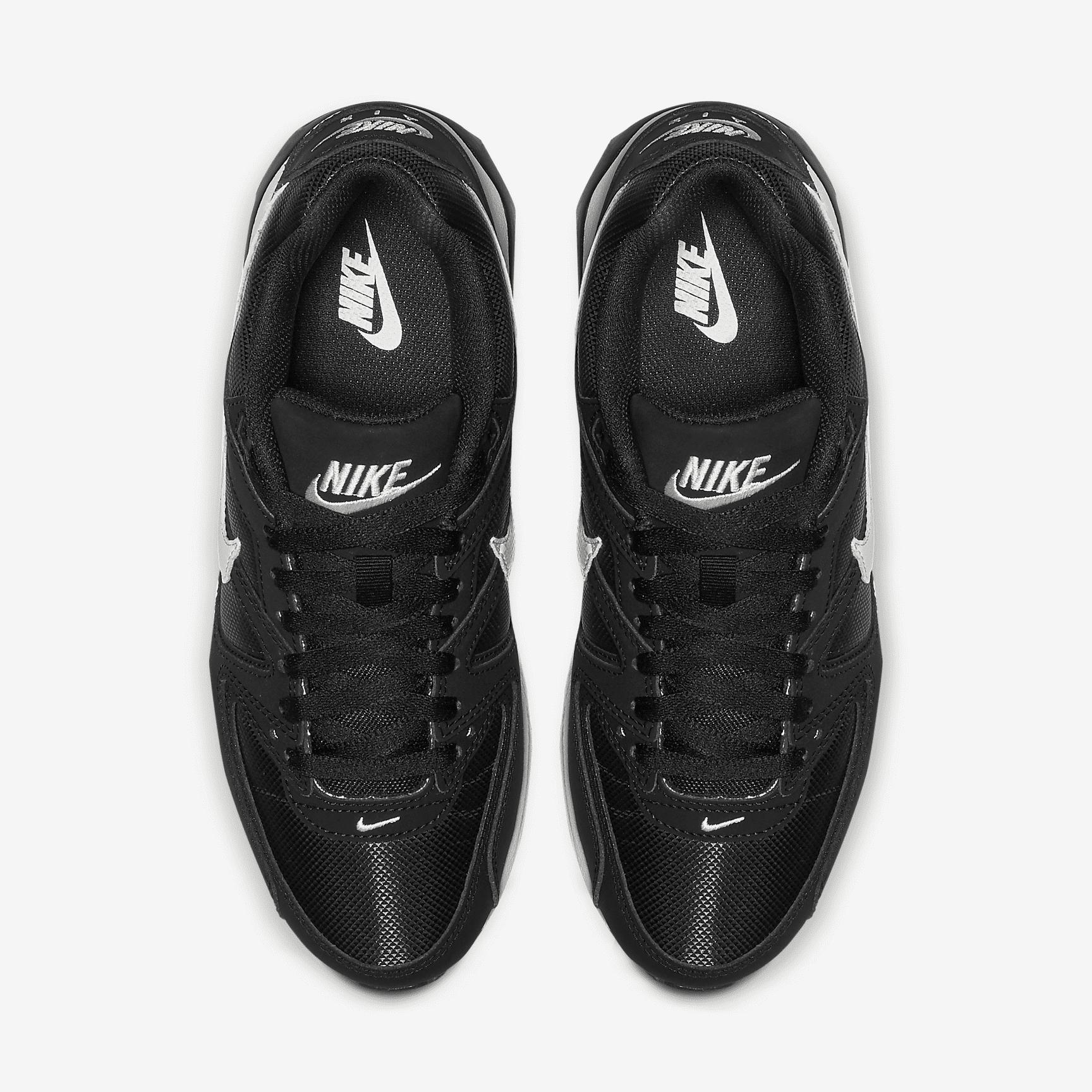Nike Air Max Command Women's Shoes Product Image