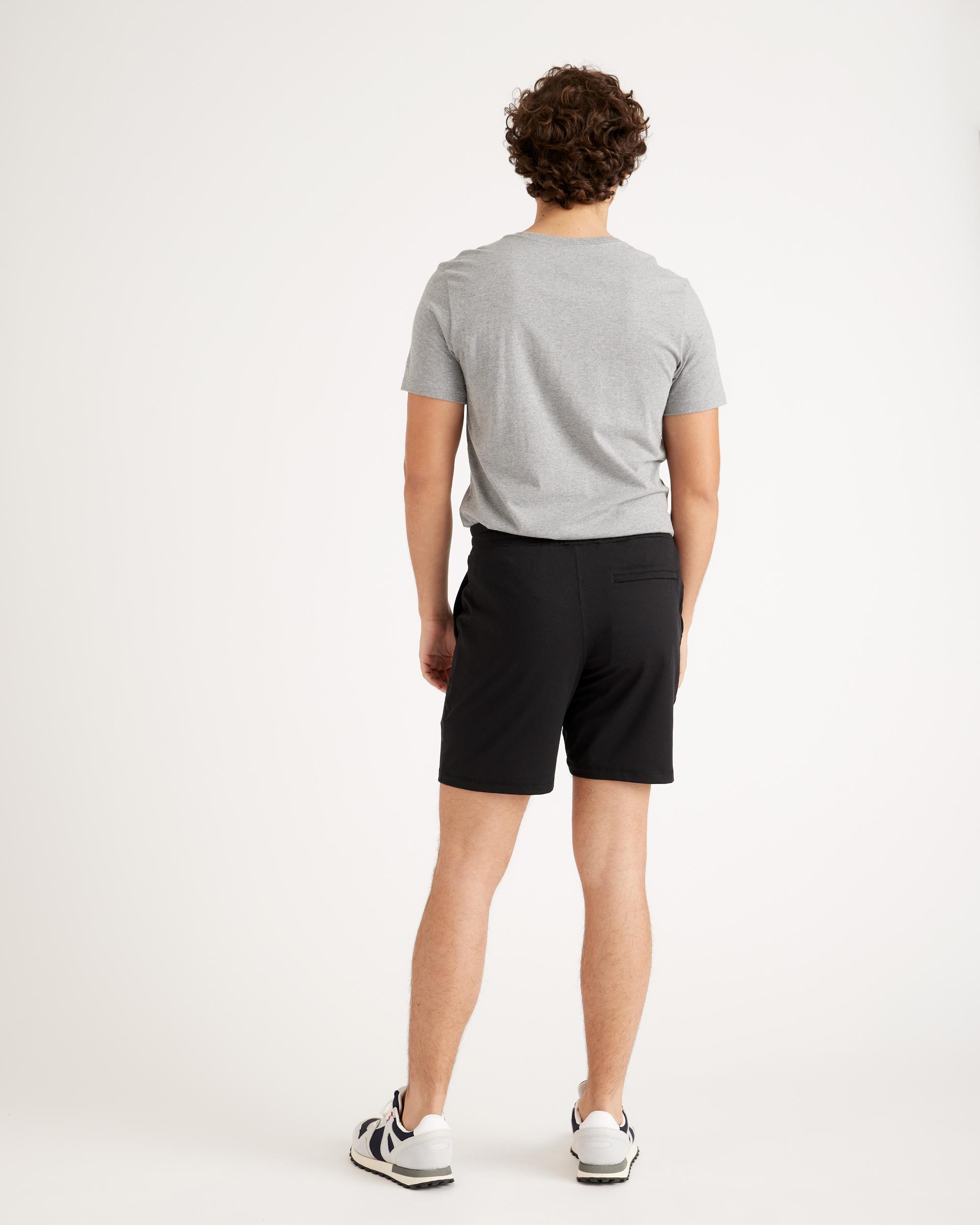 Quince | Men's Flowknit Performance Short 7.5" Recycled Polyester Product Image