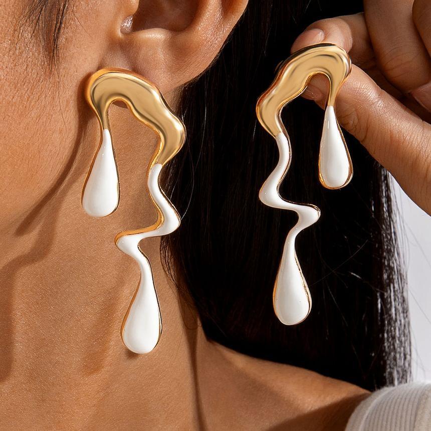 Metallic Waterdrop Earring Product Image