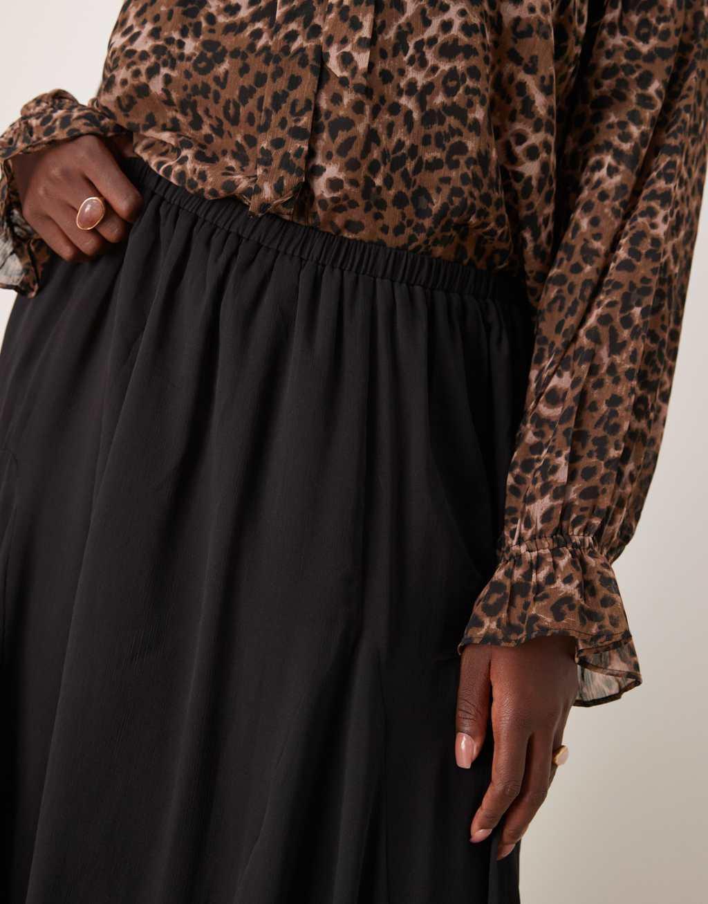 ASOS DESIGN Curve chiffon flare maxi skirt in black Product Image