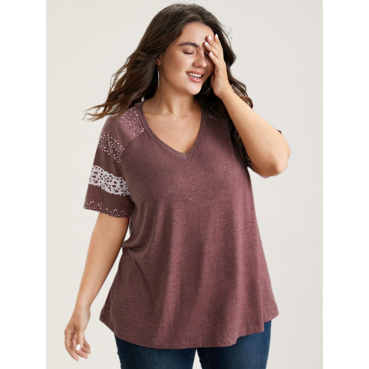 Plus Size Ditsy Floral Colorblock Contrast Raglan Sleeve T-shirt Blue Women Casual Contrast Ditsy Floral V-neck Everyday T-shirts BloomChic 10/M Product Image