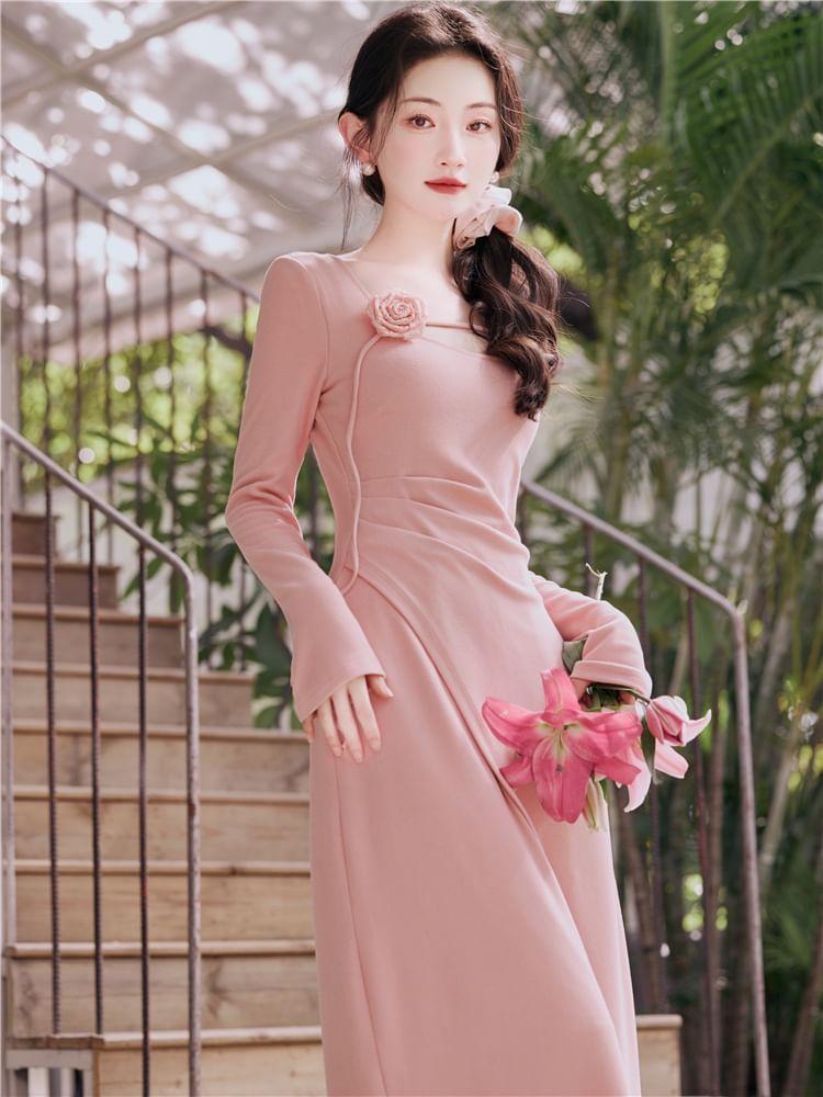 Long-Sleeve Scoop Neck Plain Slit Flower Accent Midi Sheath Knit Dress Product Image