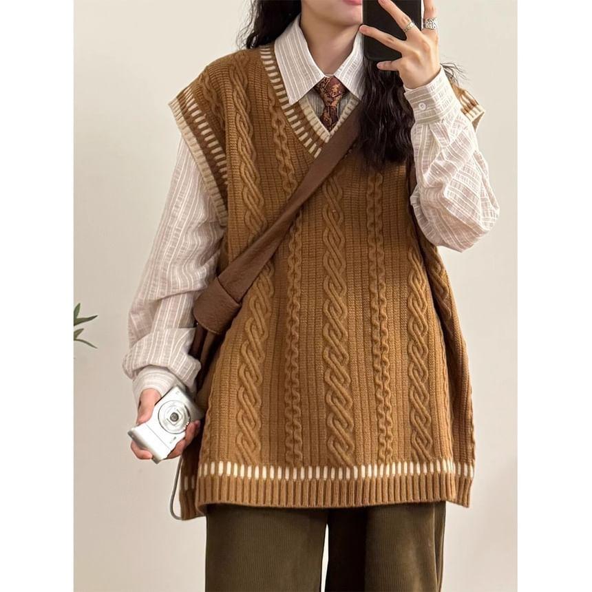 Cap-Sleeve V-Neck Contrast Trim Sweater Vest Product Image