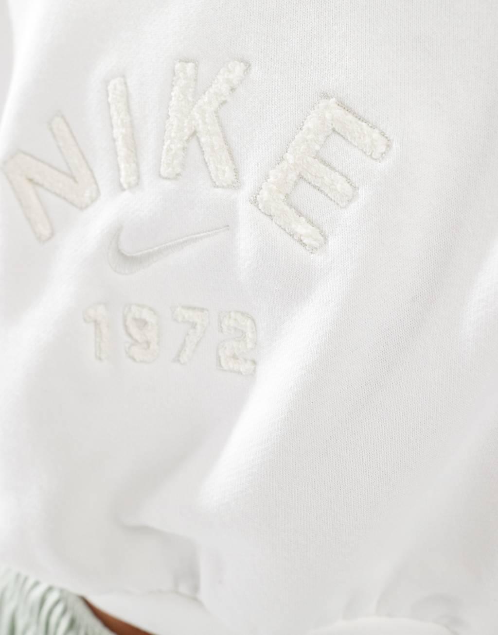 Nike '1972' logo cuffed short sleeve sweatshirt in cream Product Image