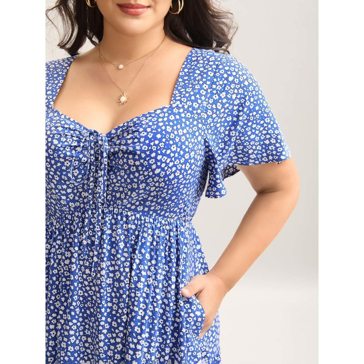 Plus Size Ditsy Floral Sweetheart Drawstring Pocket Tiered Dress Brightblue Women Elegant Non V-neck Short sleeve Curvy Midi Dress BloomChic 28/5X Product Image