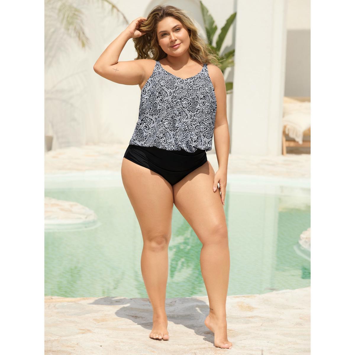 Plus Size Paisley Print Ruched One-Piece Swimsuit Women's Swimwear Black Beach Curve Bathing Suits High stretch One Pieces BloomChic 22-24/3X Product Image