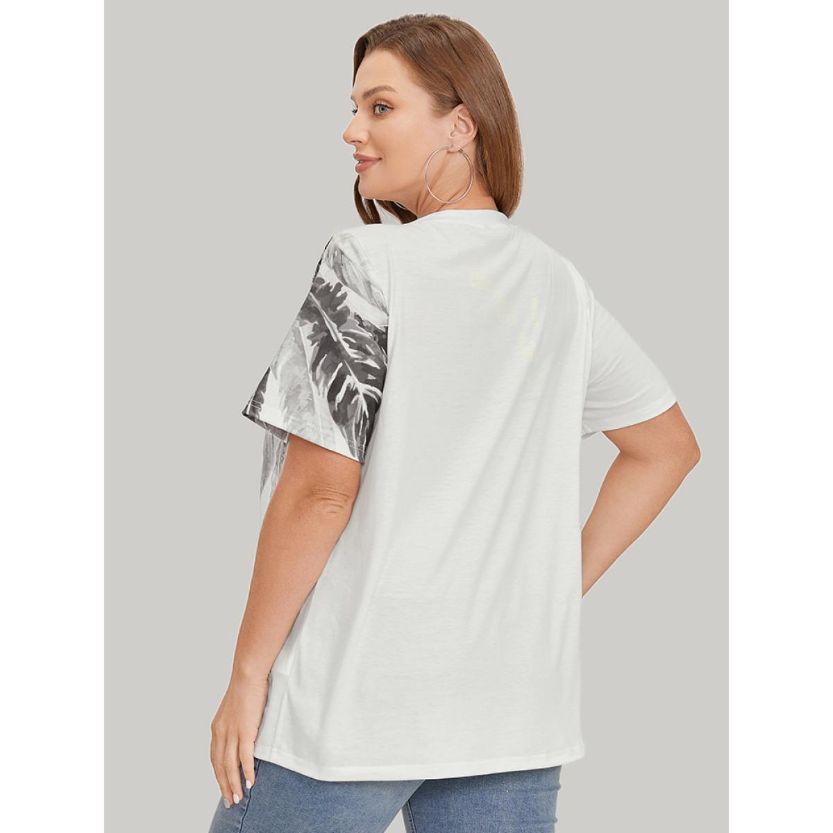 Plus Size Feather & Dream Catcher Print Crew Neck T-shirt White Women Casual Printed Feather Round Neck Dailywear T-shirts BloomChic 14-16/1X Product Image