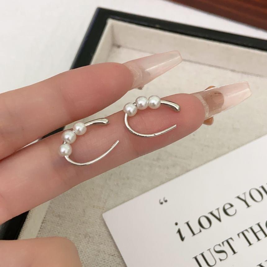 Faux Pearl Ear Cuff Product Image