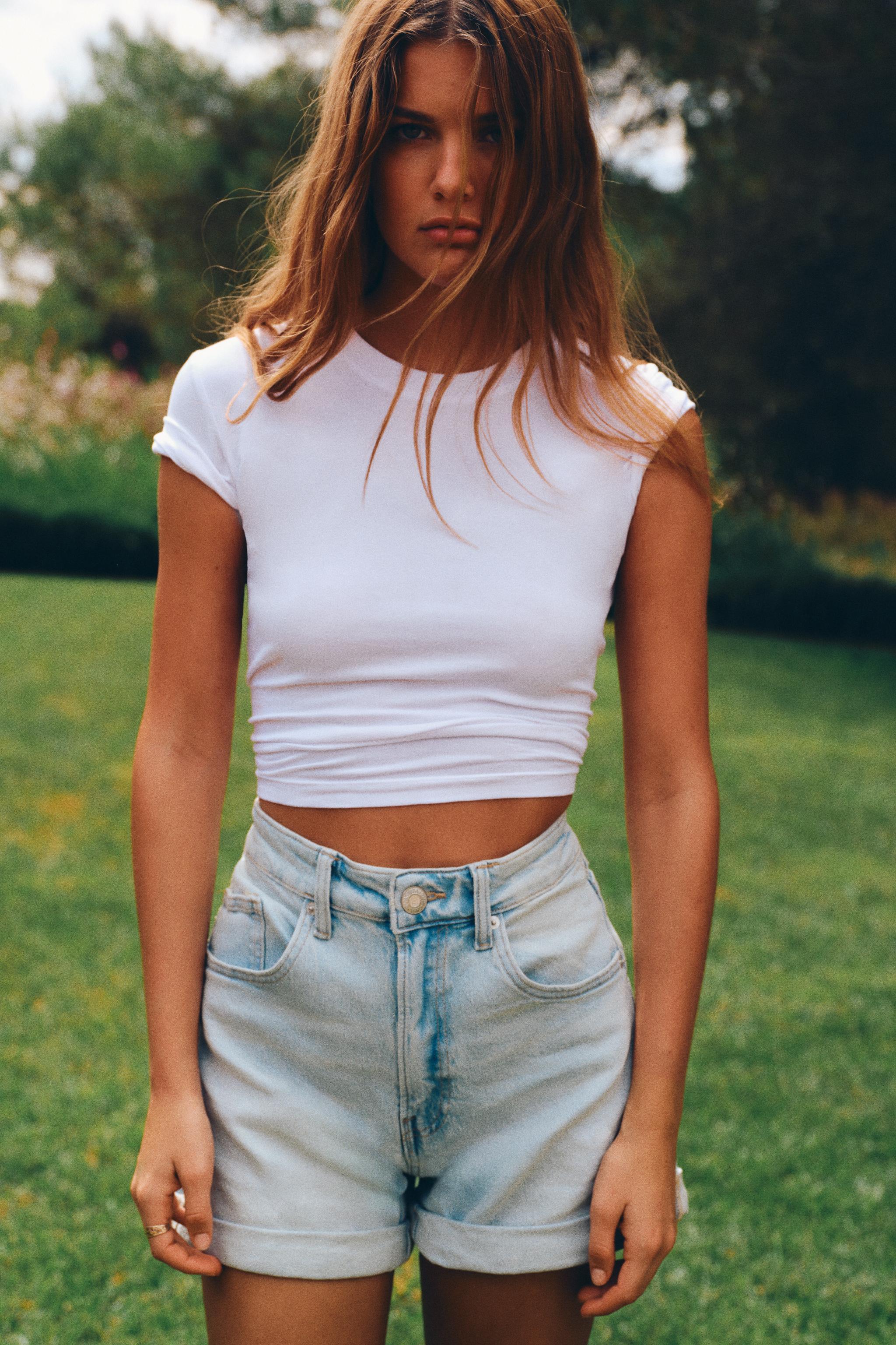 CROPPED STRETCH T-SHIRT Product Image