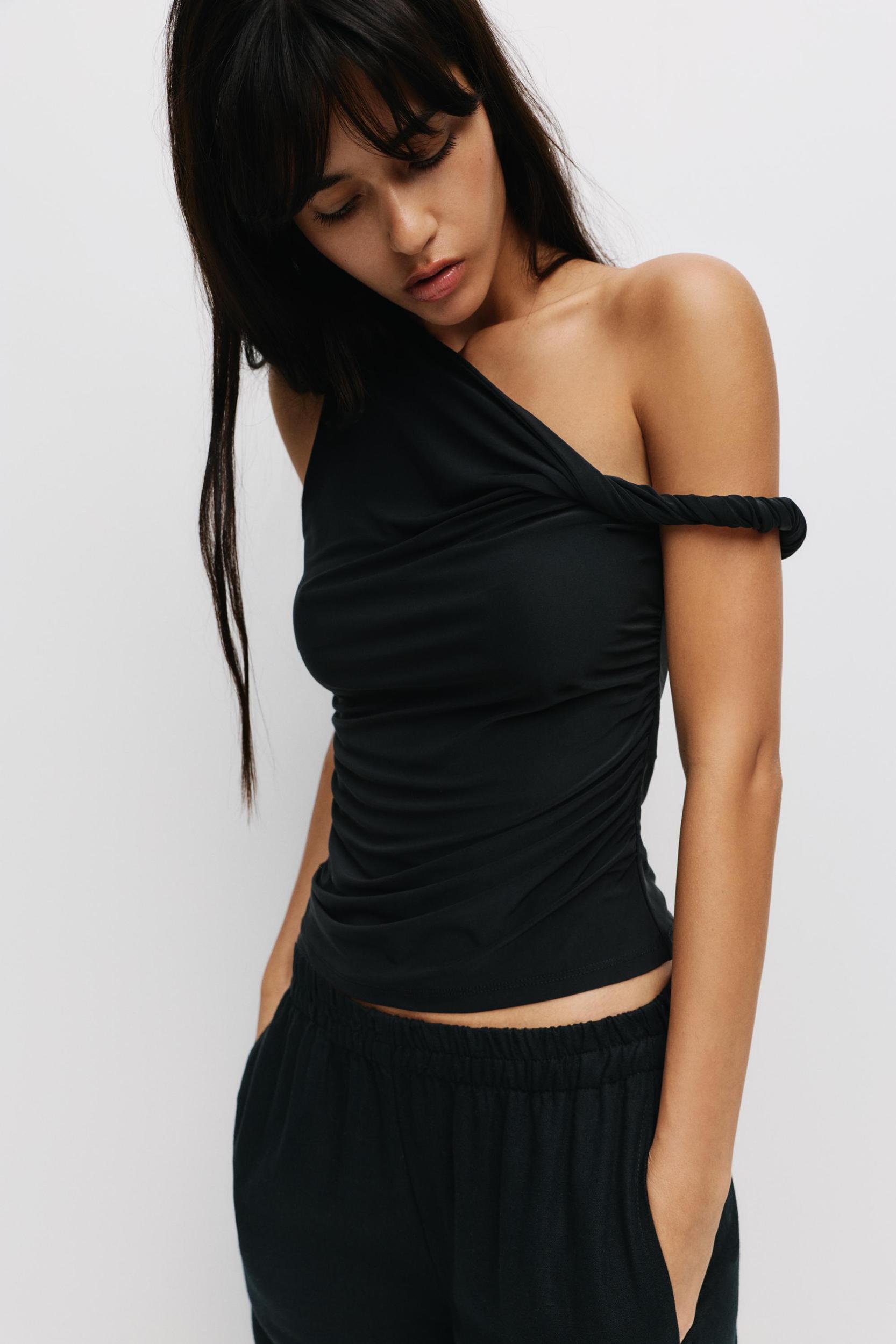 Asymmetric top Product Image