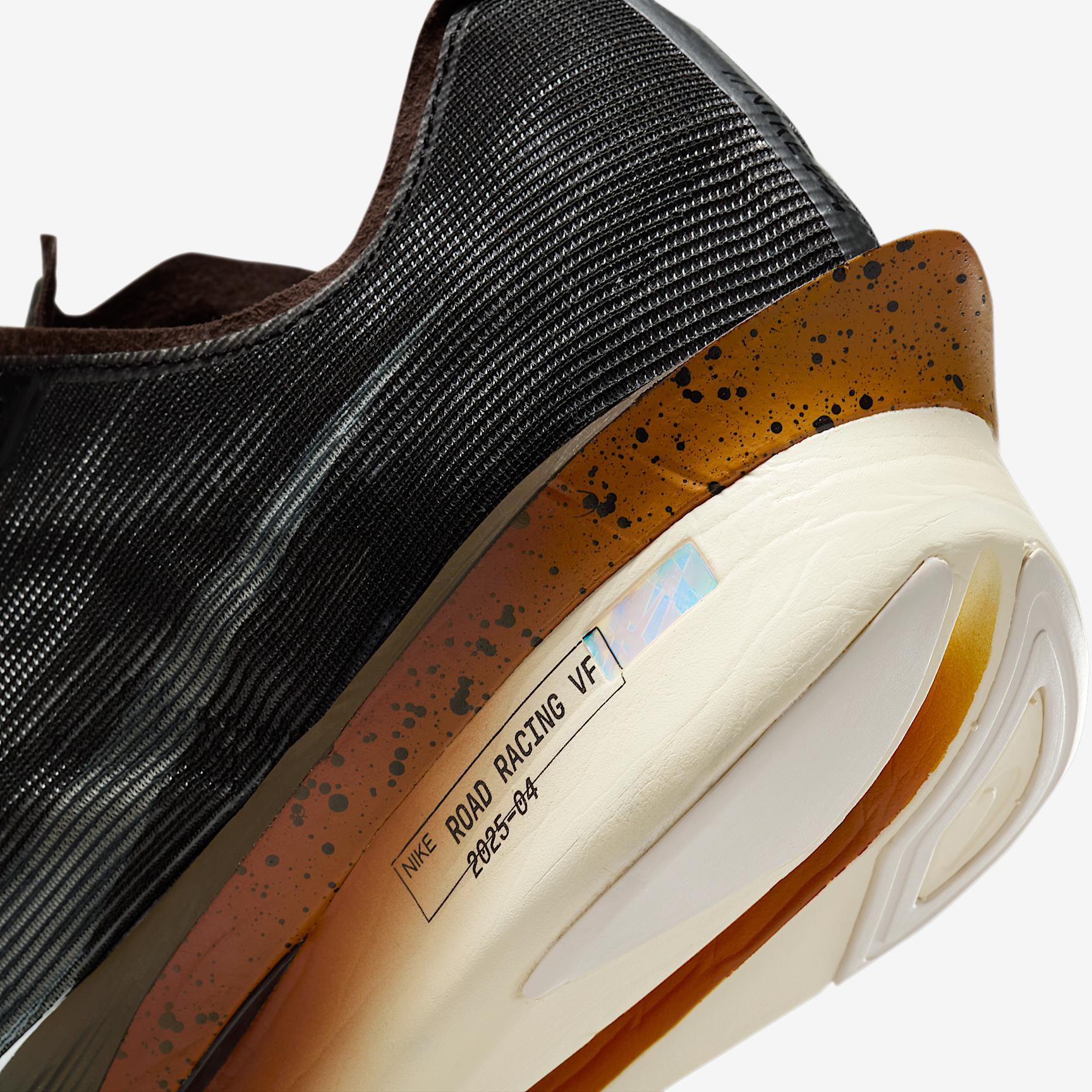 Nike Men's Vaporfly 4 Road Racing Shoes Product Image