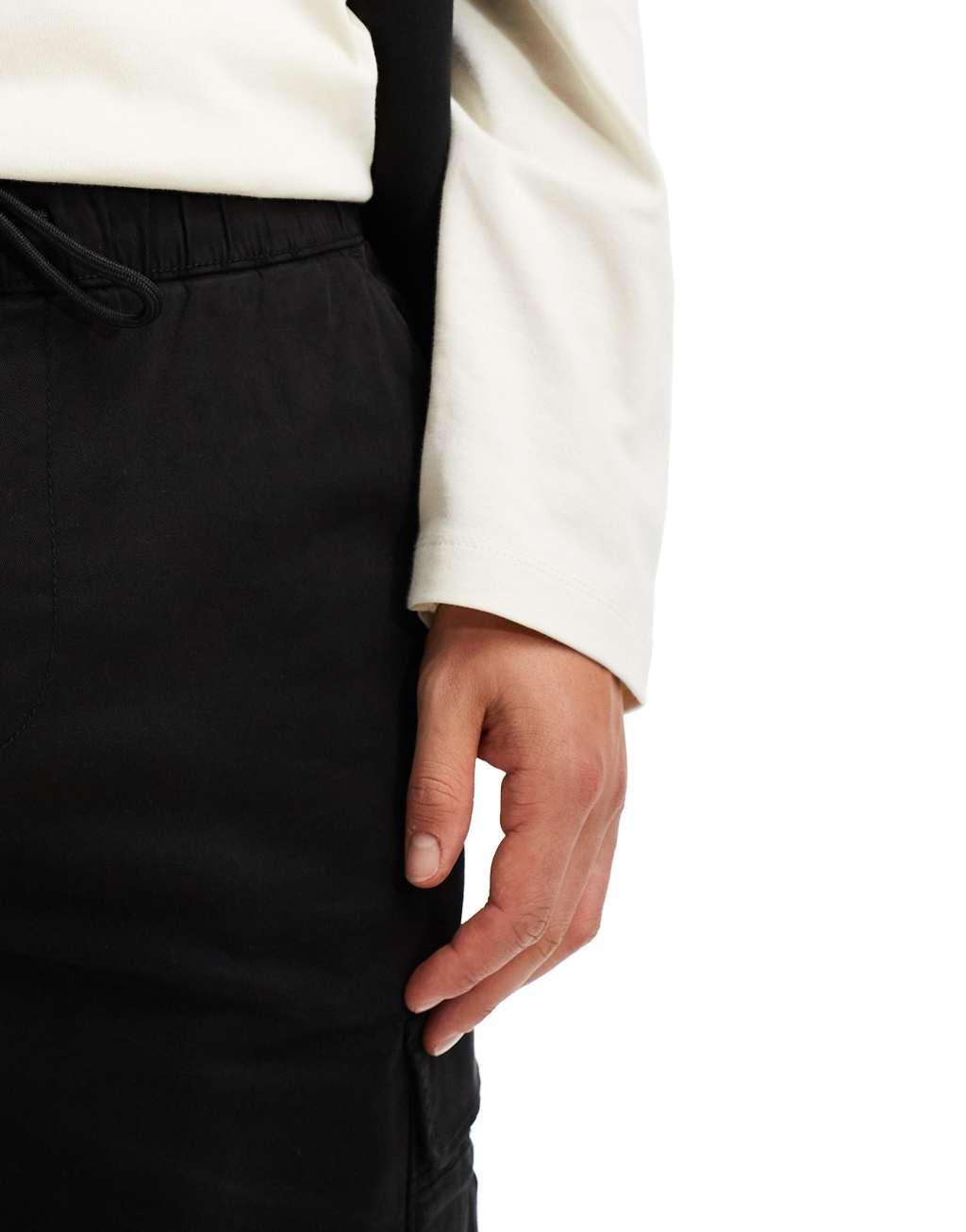 Bershka straight leg cargo pants in black Product Image