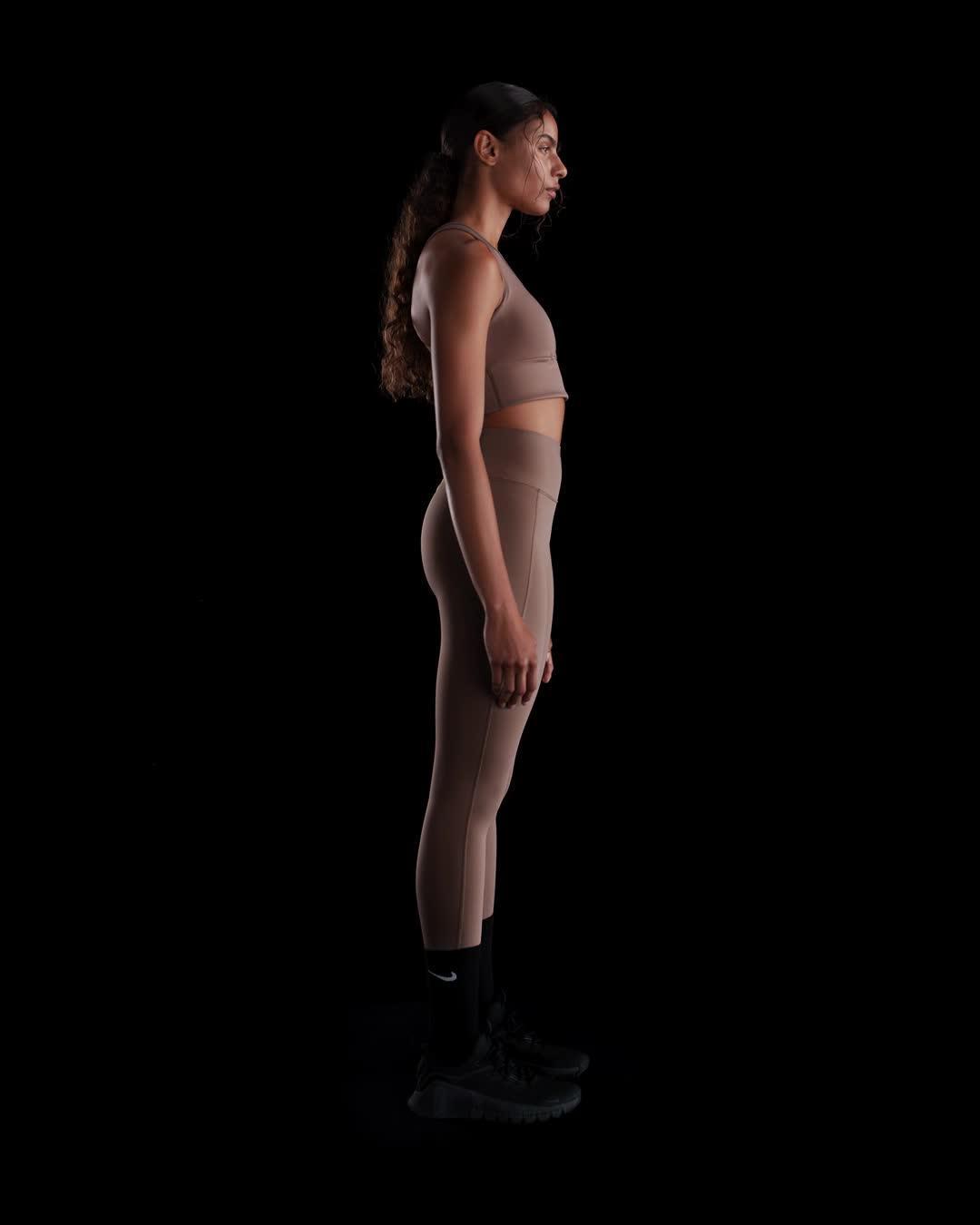 Nike Universa Women's Medium-Support High-Waisted 7/8 Leggings with Pockets Product Image