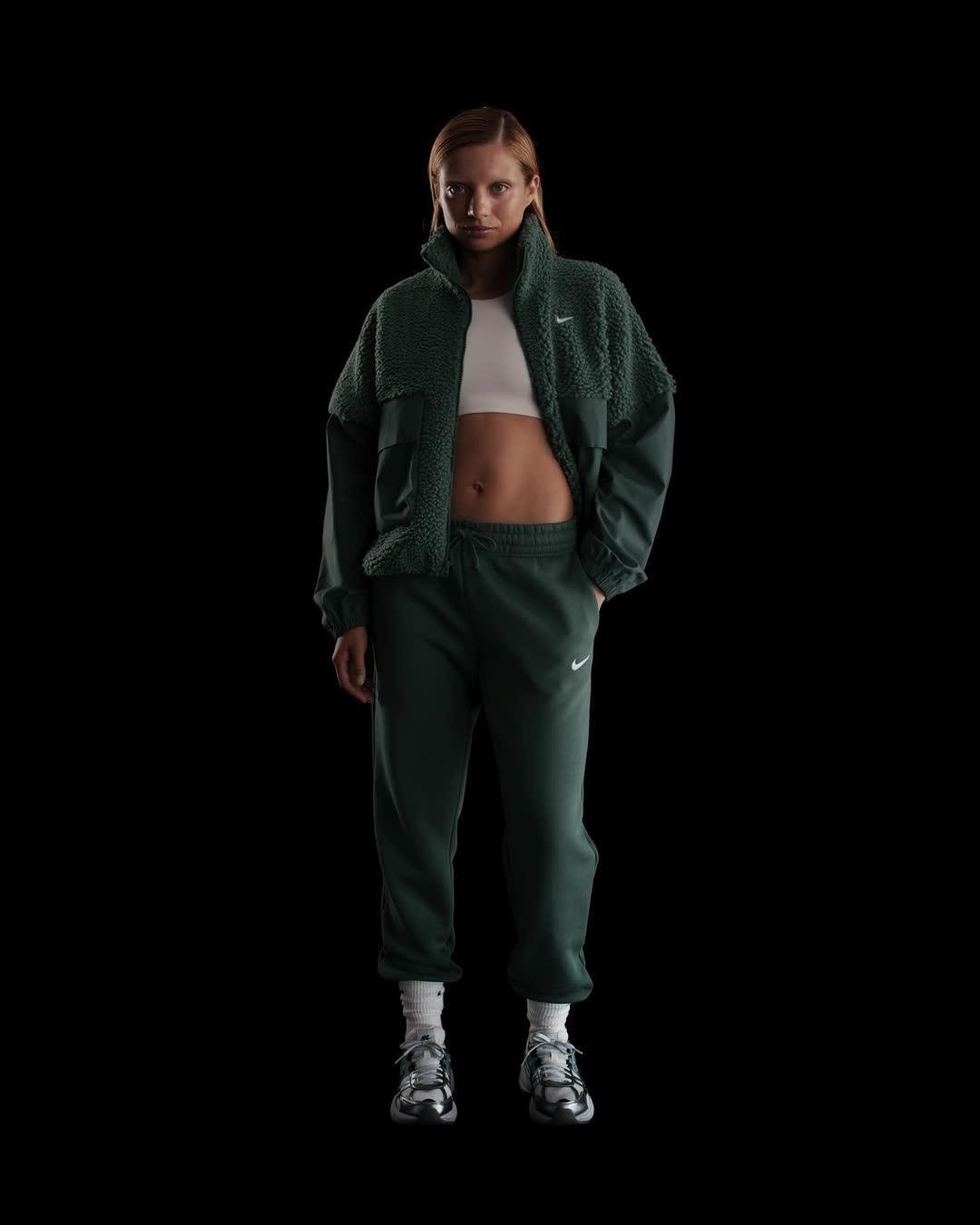 Women's Nike Sportswear Phoenix Fleece Mid-Rise Sweatpants Product Image