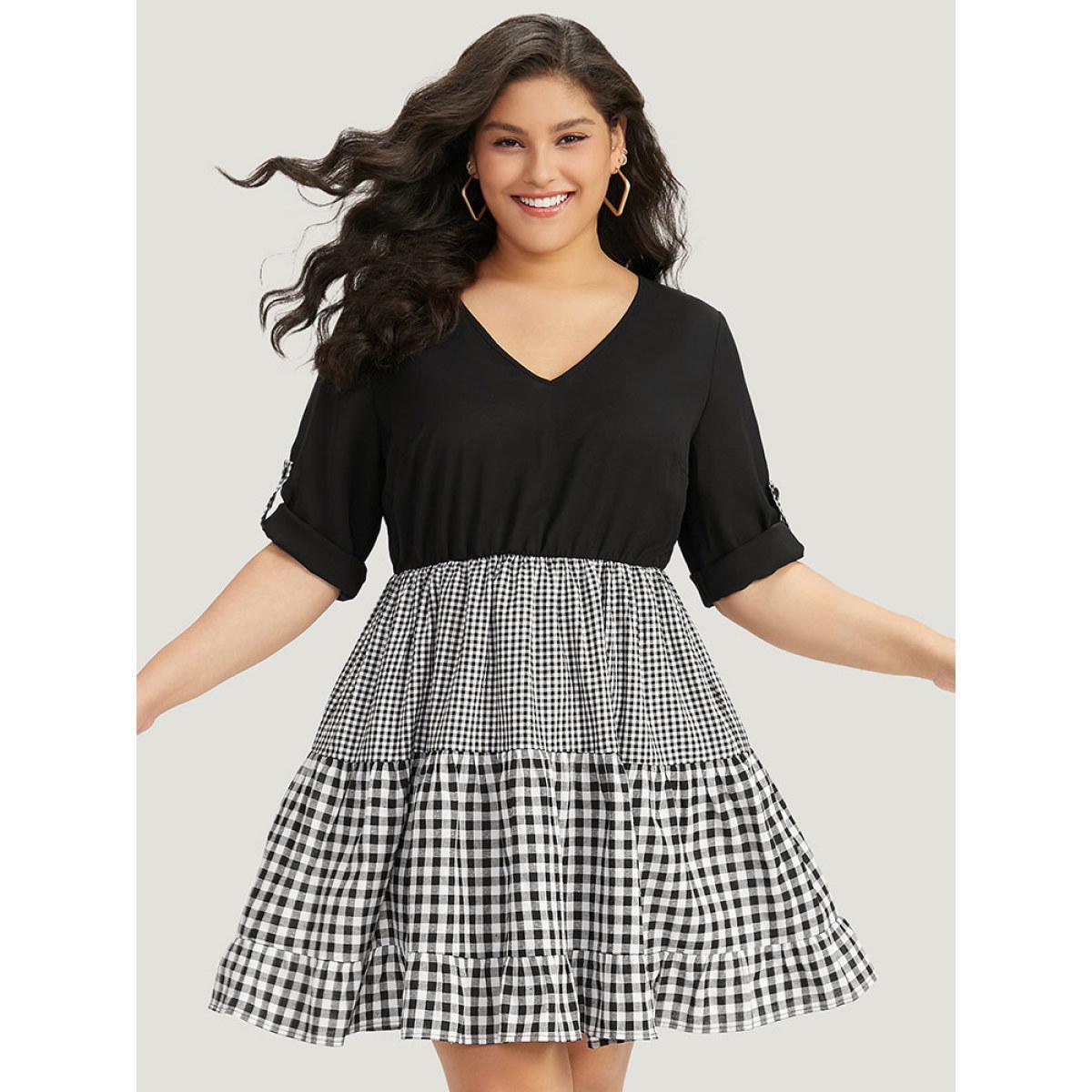 Plus Size Gingham Patchwork Pocket Tab Sleeve Dress BlackFlower Women Casual Patchwork Round Neck Short sleeve Curvy Midi Dress BloomChic 10/M Product Image