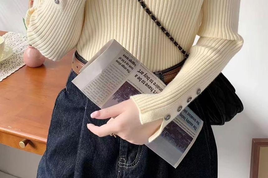 Long-Sleeve Mock Neck Plain Knit Top Product Image