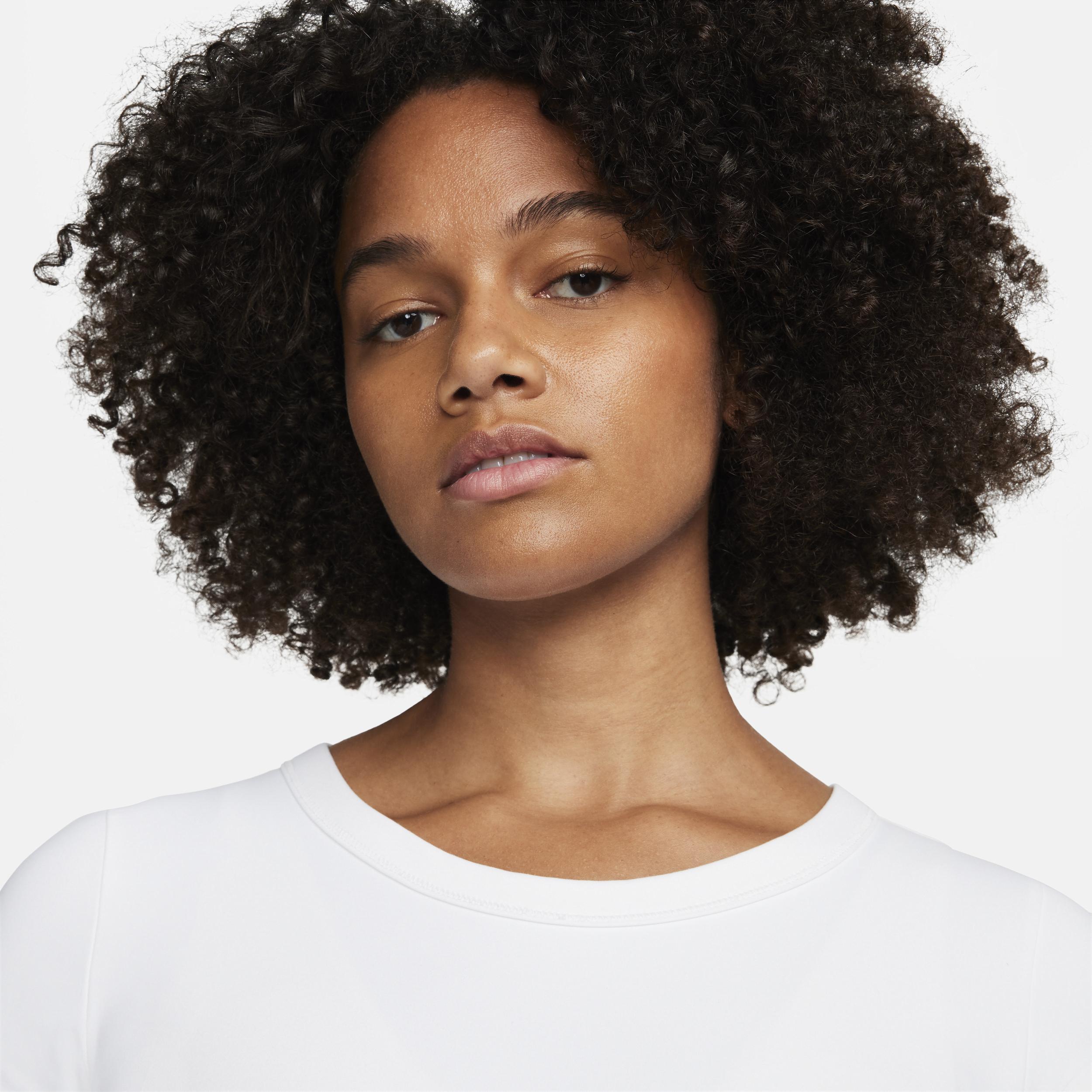 Nike One Fitted Women's Dri-FIT Short-Sleeve Cropped Top Product Image