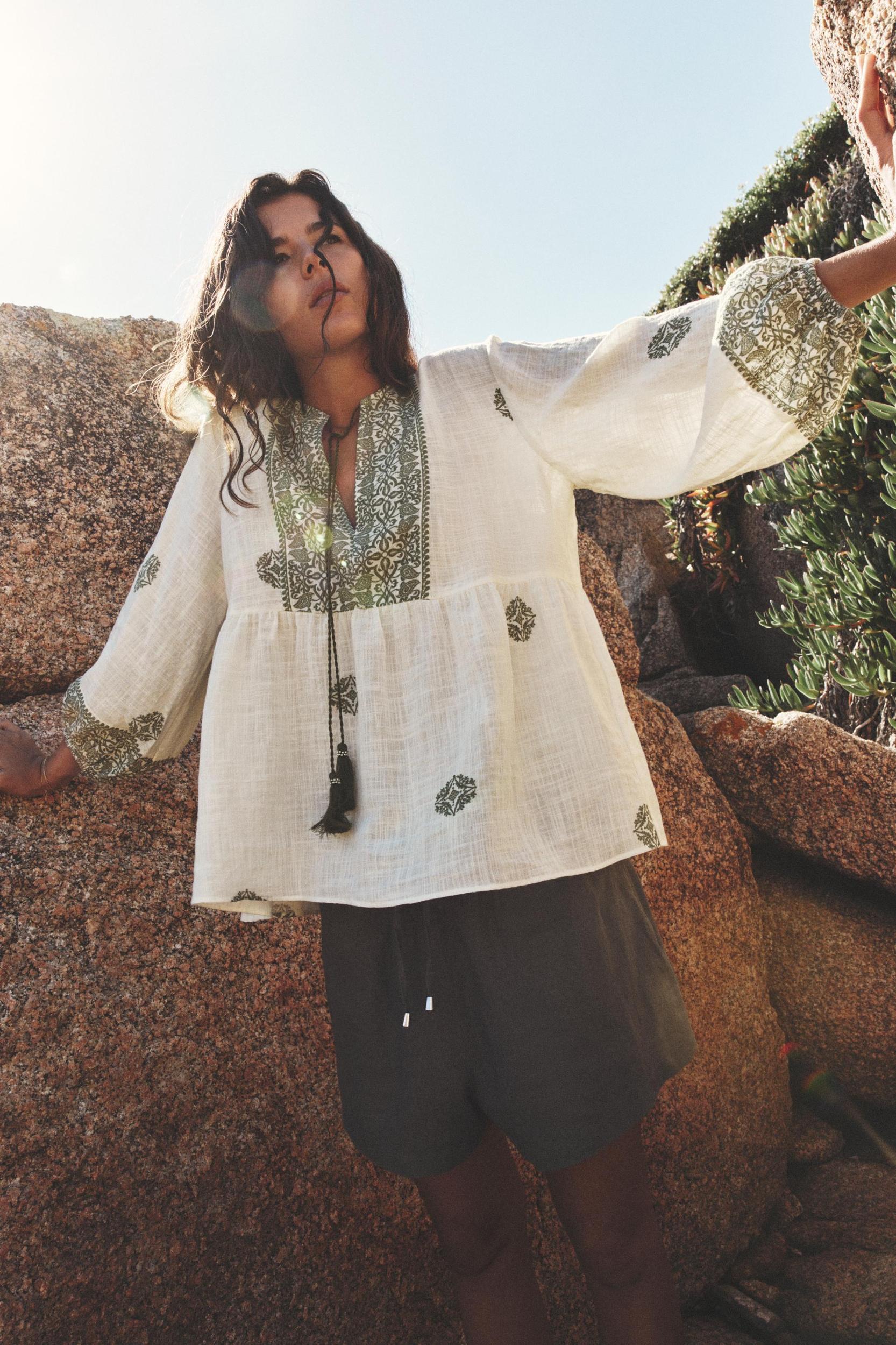 PRINTED RUSTIC BLOUSE Product Image
