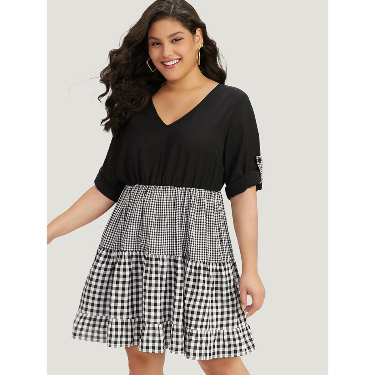 Plus Size Gingham Patchwork Pocket Tab Sleeve Dress BlackFlower Women Casual Patchwork Round Neck Short sleeve Curvy Midi Dress BloomChic 10/M Product Image