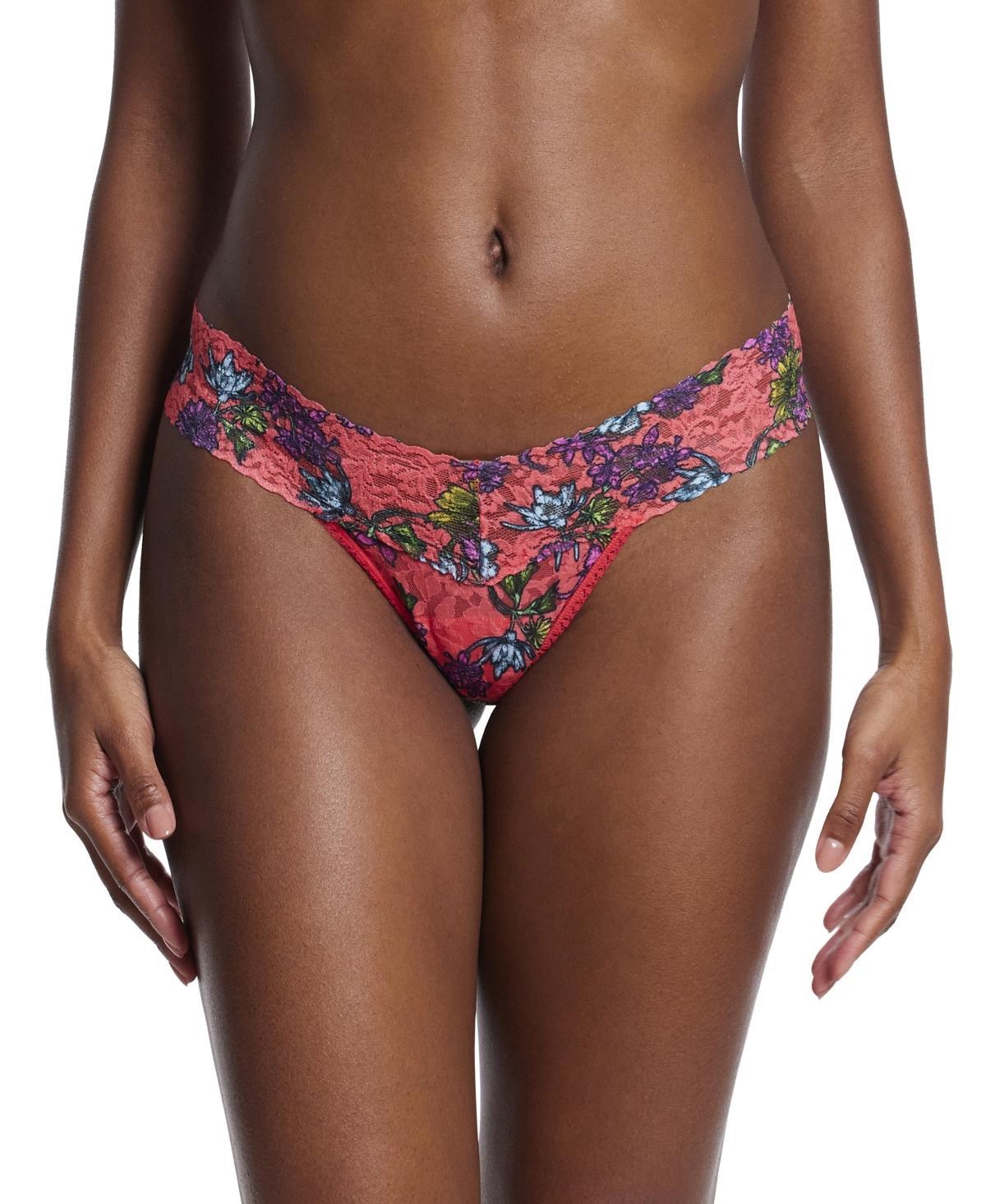 Printed Low-Rise Signature Lace Thong Product Image