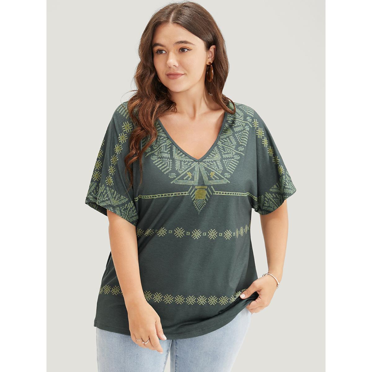 Plus Size Geometric Print Dolman Sleeve V Neck T-shirt ArmyGreen Women Casual Geometric V-neck Dailywear T-shirts BloomChic 18-20/2X Product Image