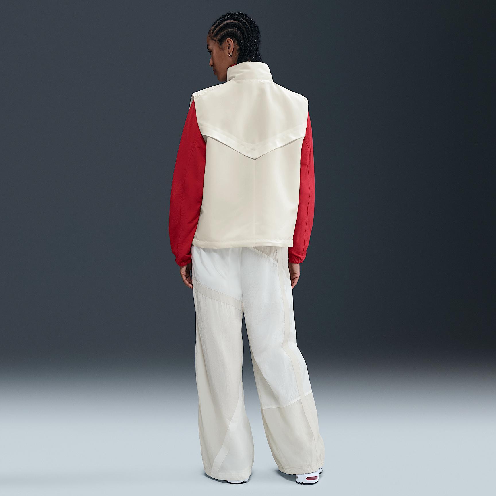 Nike Sportswear Windrunner Women's Shine Vest Product Image
