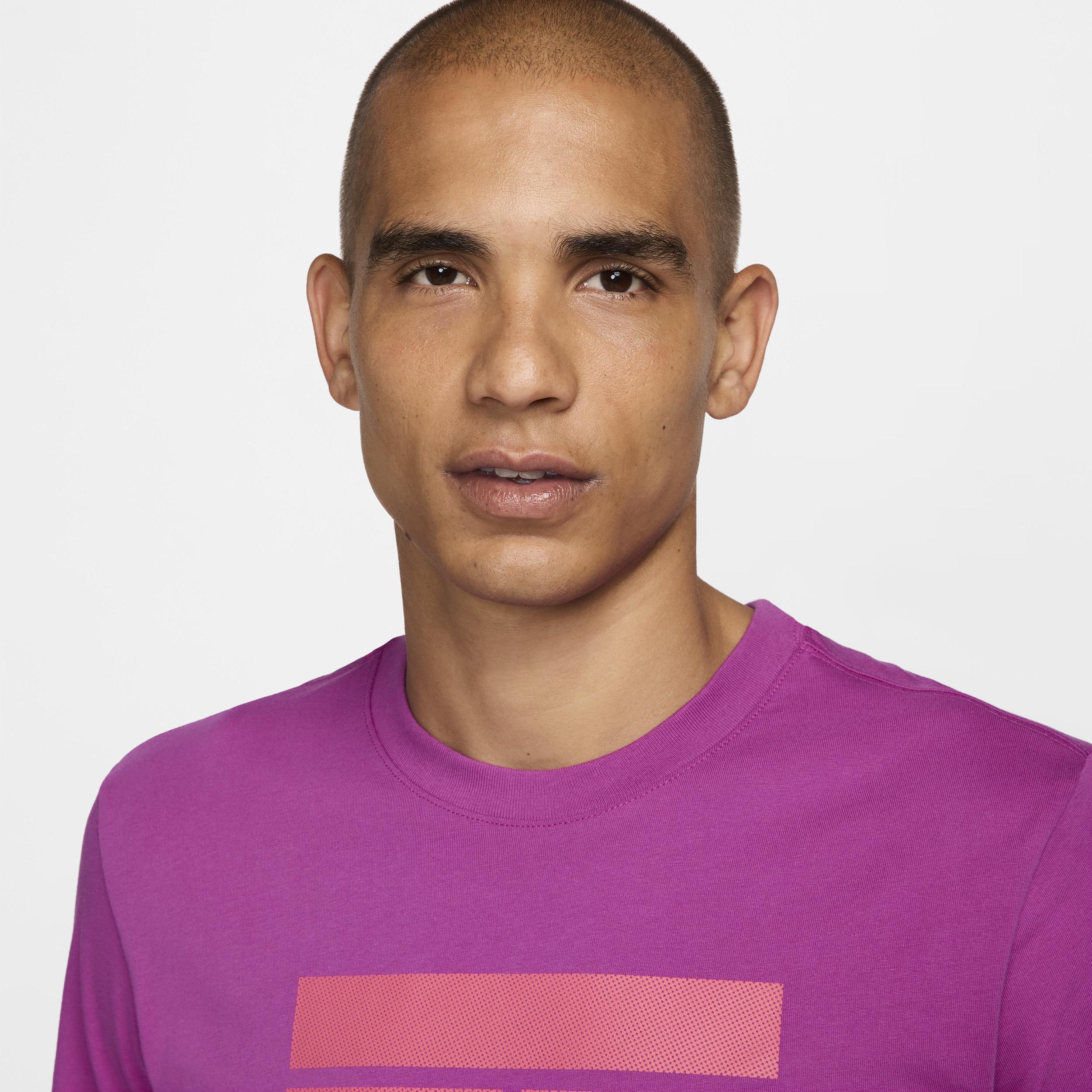 NikeCourt Men's Tennis T-Shirt Product Image