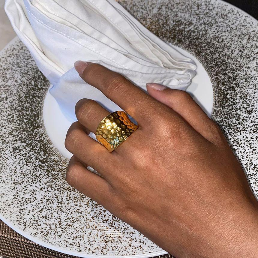Dent Curved Ring Product Image
