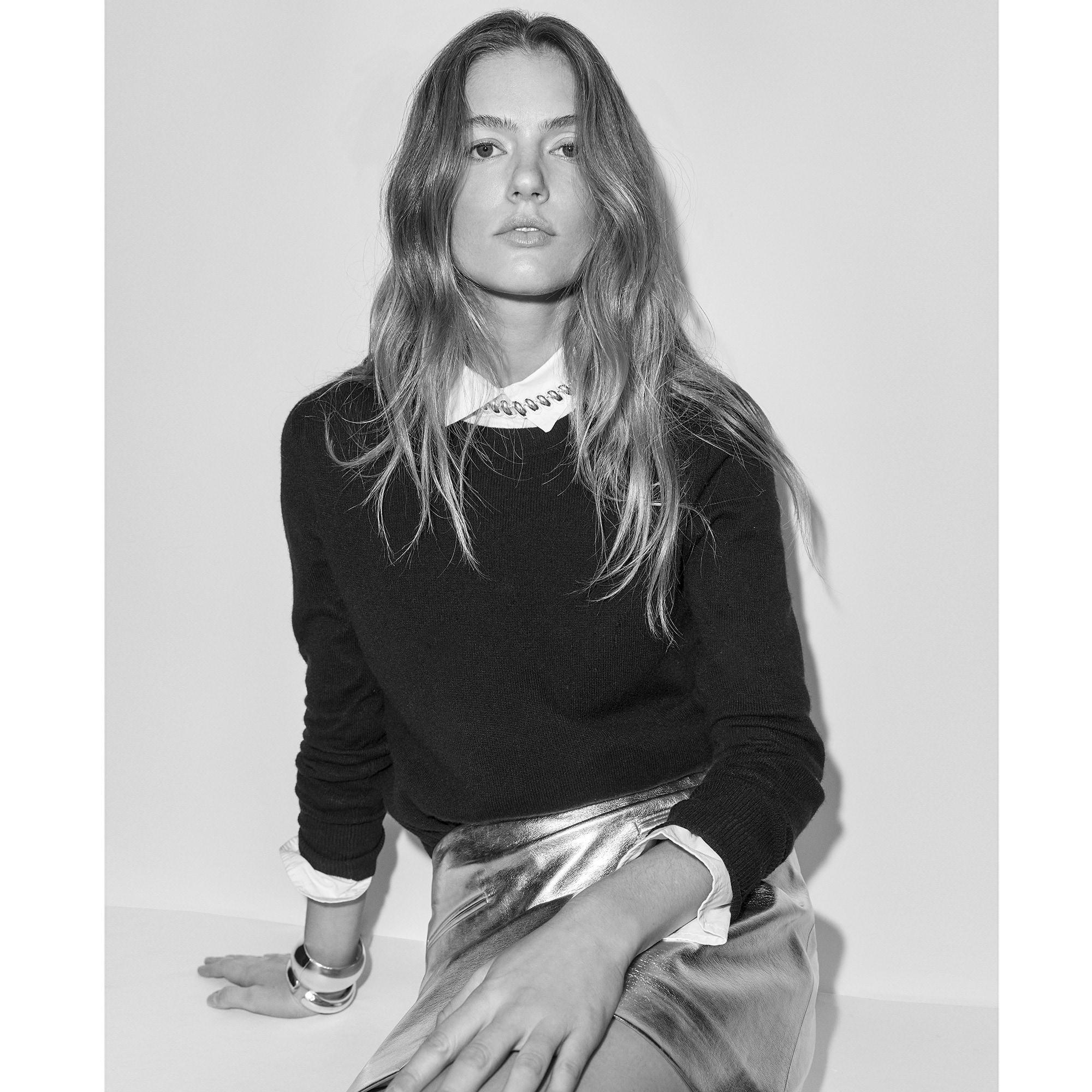 Cashmere classic-fit crewneck sweater Product Image