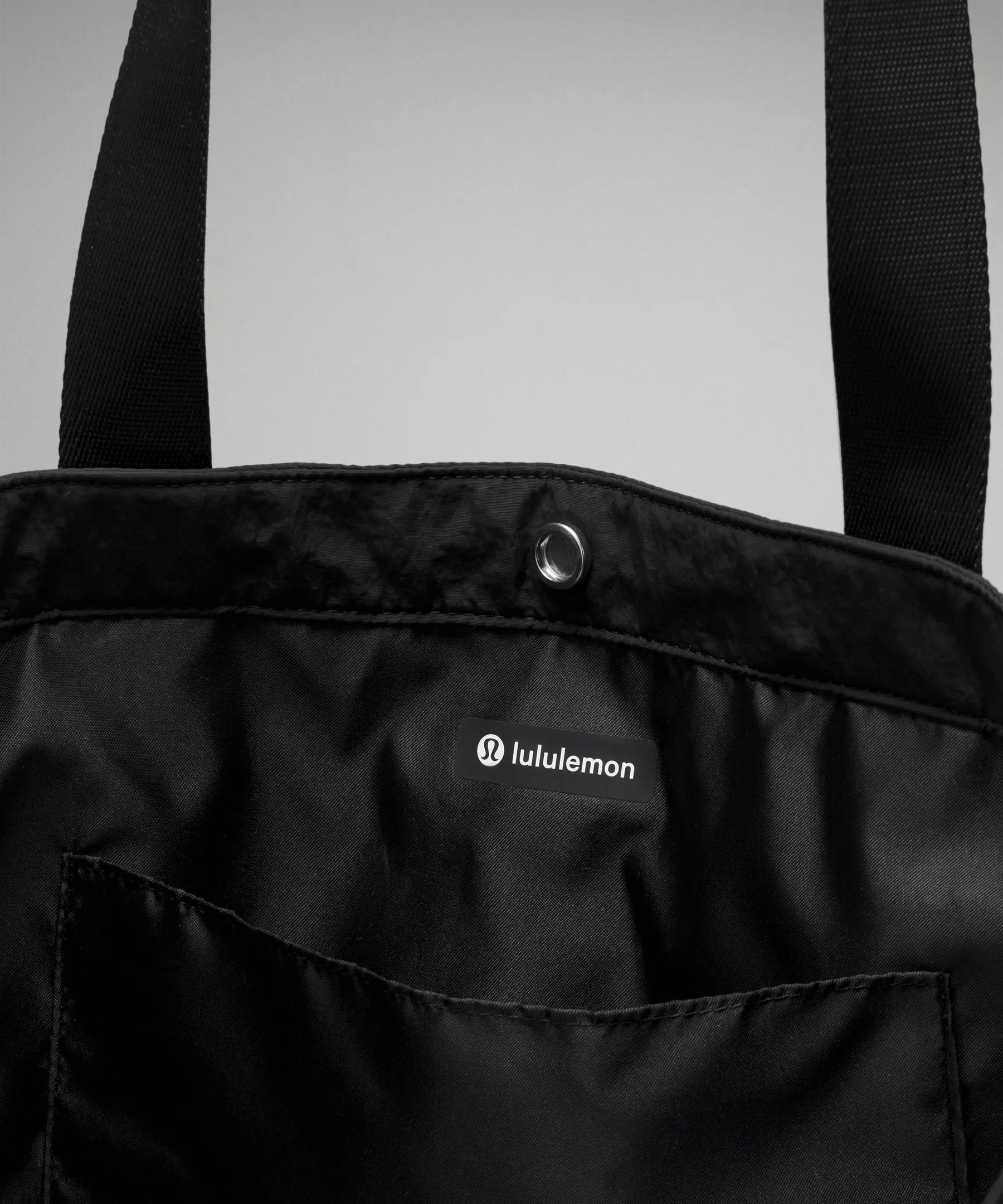 Daily Multi-Pocket Tote Bag 20L Product Image