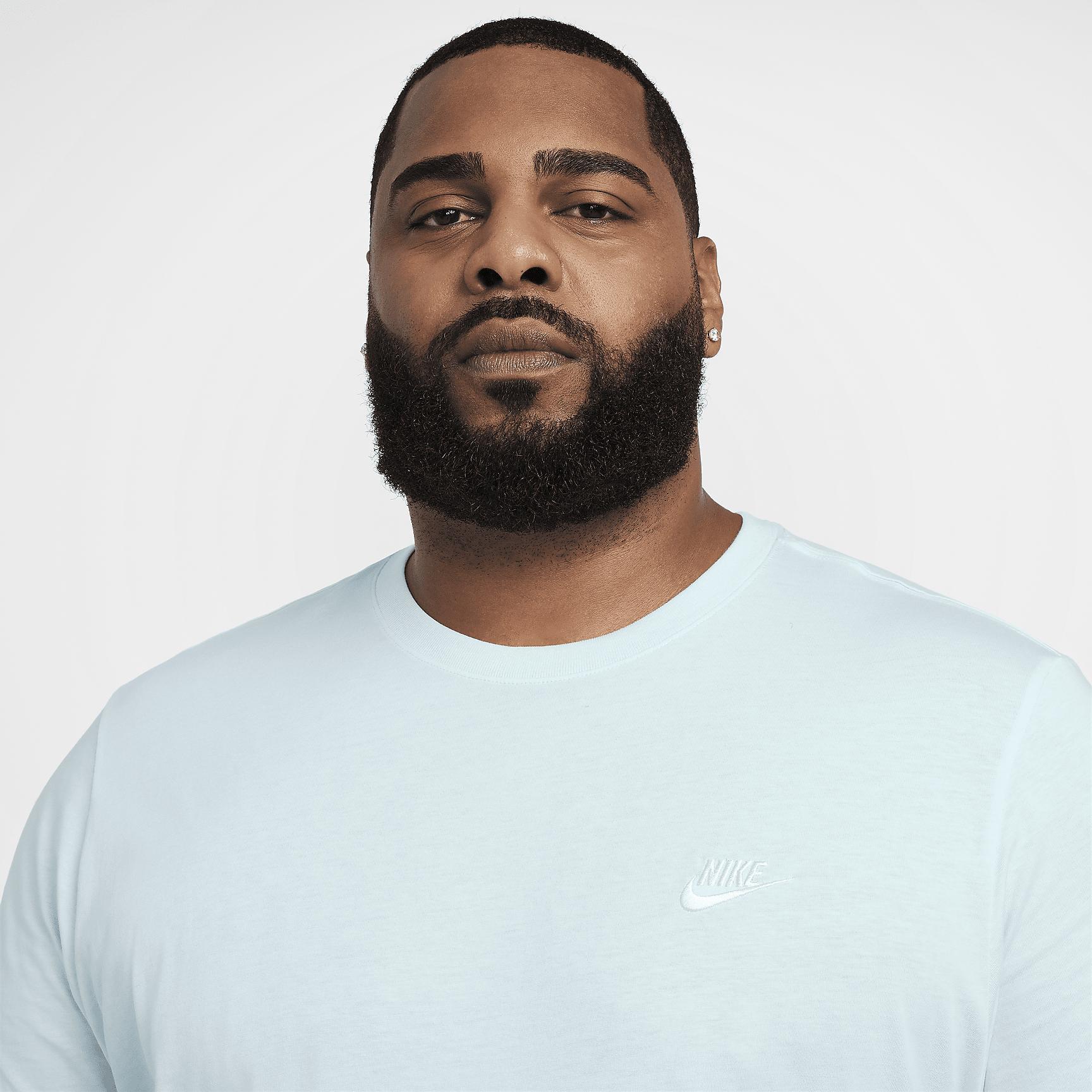 Nike Sportswear Club Men's T-Shirt Product Image