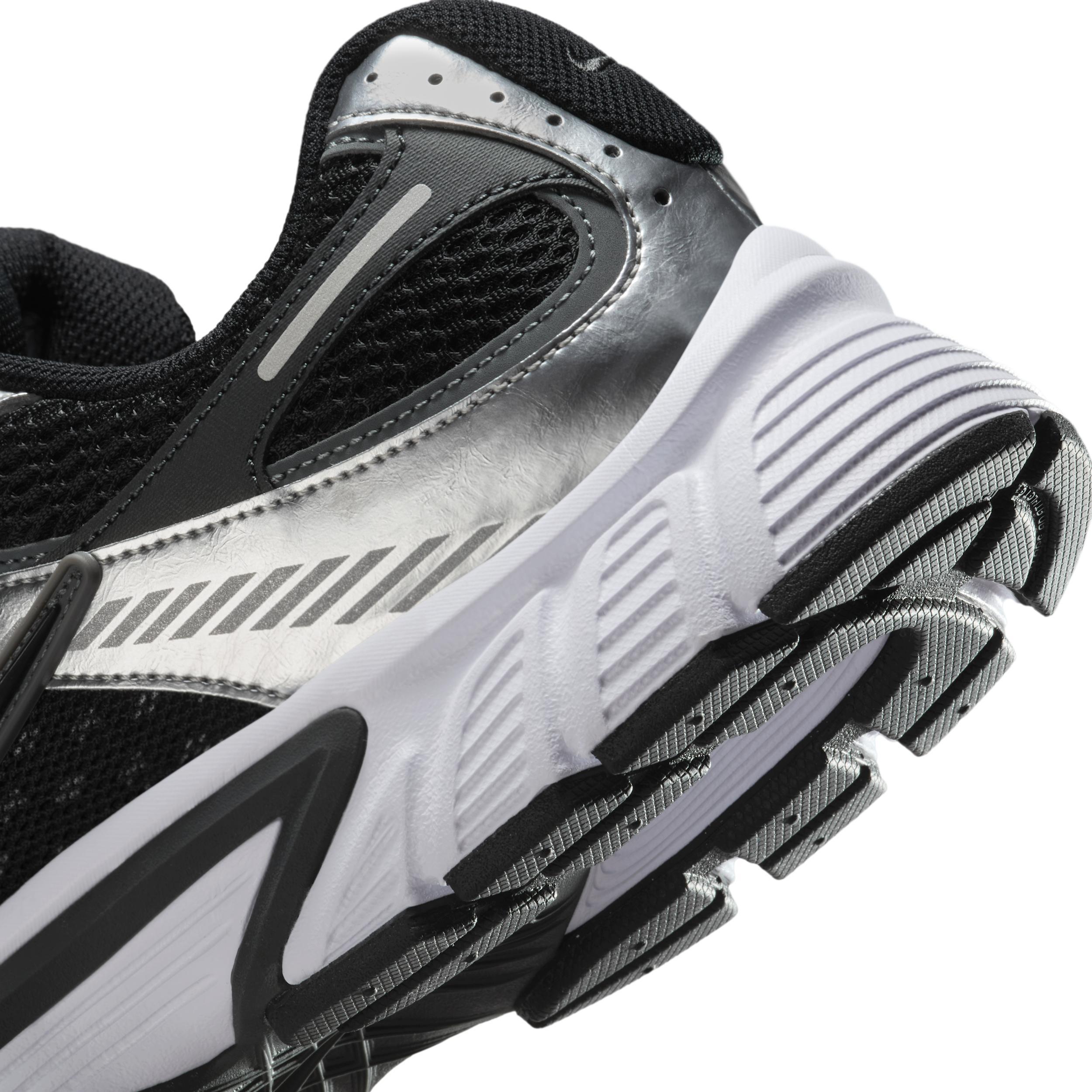 Nike V5 RNR Men's Shoes Product Image