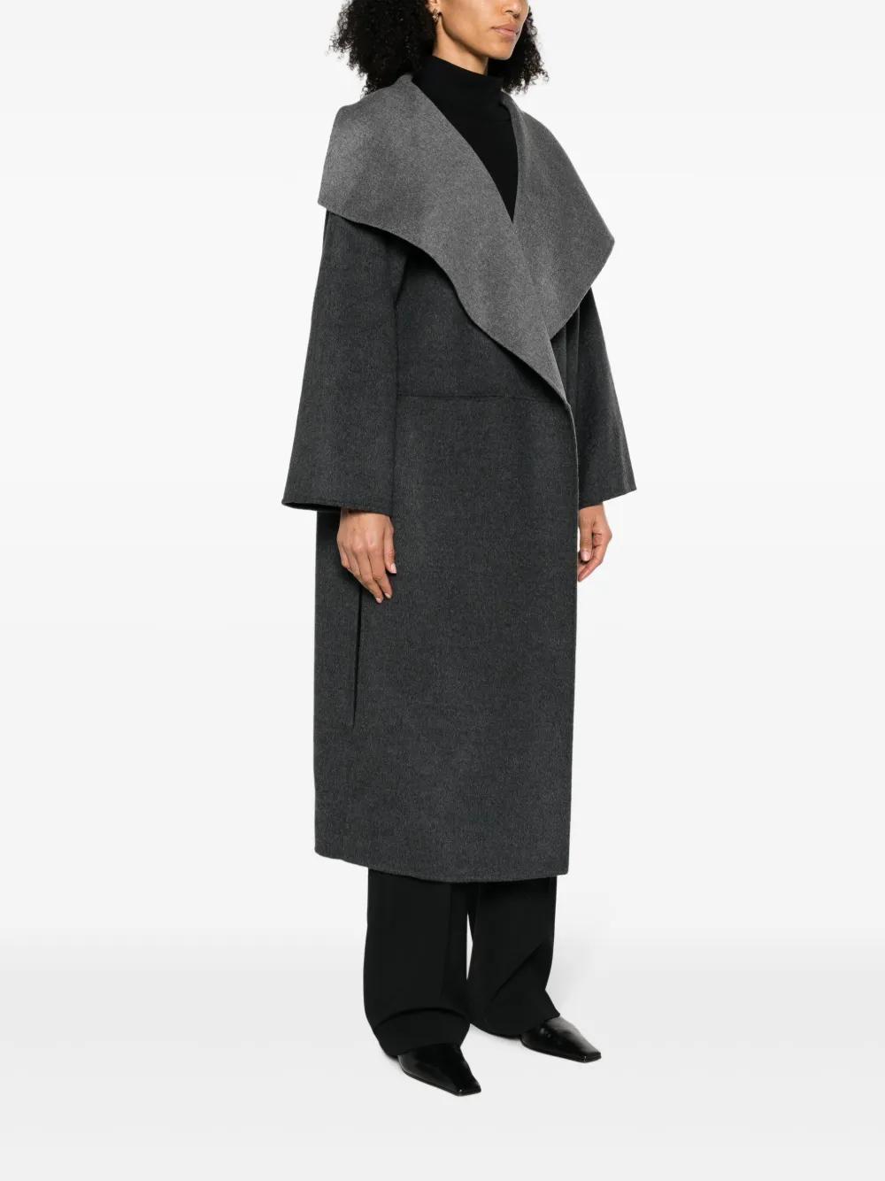Signature wool-cashmere coat Product Image