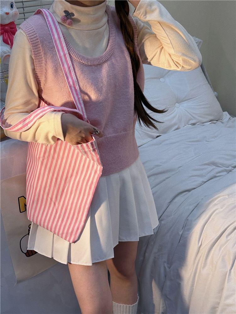 Crew Neck Plain Crop Sweater Vest Product Image