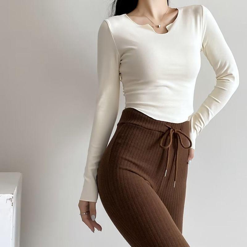 Long-Sleeve V-Neck Plain Crop T-Shirt Product Image