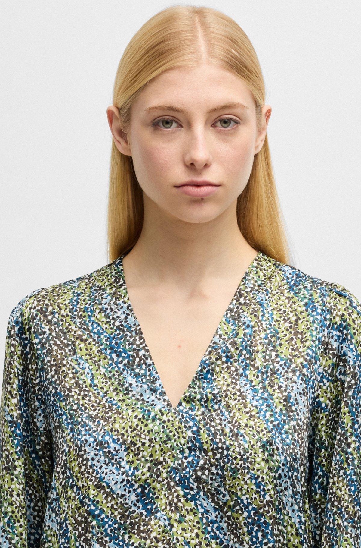 Regular-fit blouse with V neckline in printed satin Product Image