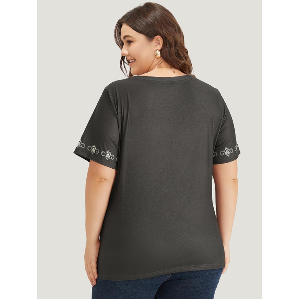Plus Size Bandana Print V Neck Short Sleeve T-shirt Gray Women Casual Printed Bohemian Print V-neck Dailywear T-shirts BloomChic 14-16/1X Product Image