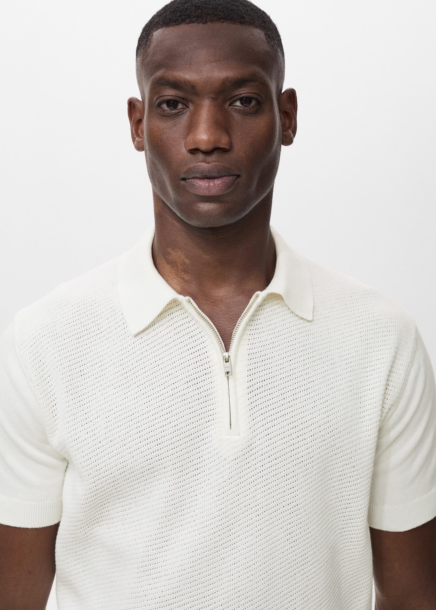 Openwork knitted polo shirt with zipper - Men | MANGO USA Product Image