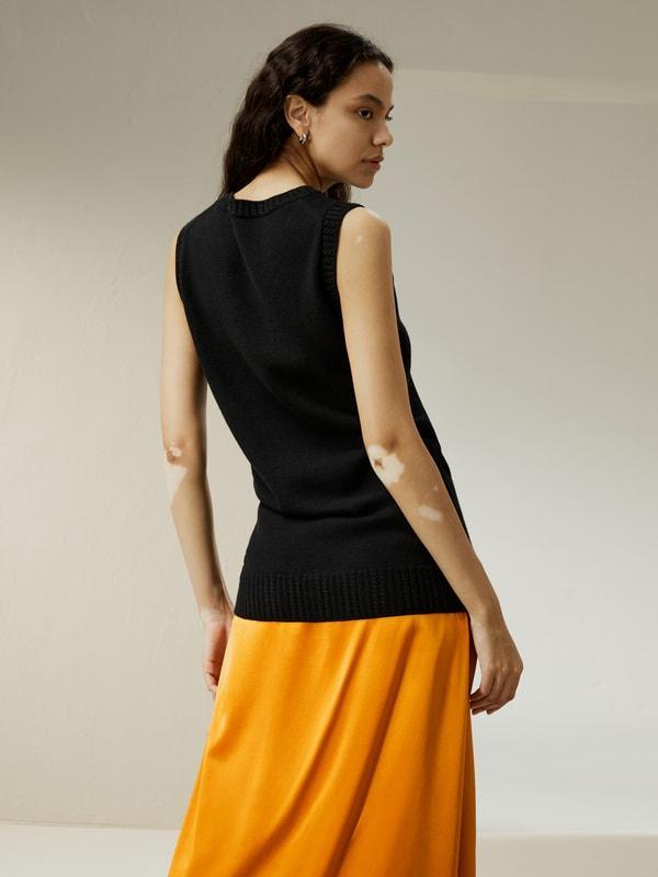 Ultra-fine Merino Wool Vest Product Image