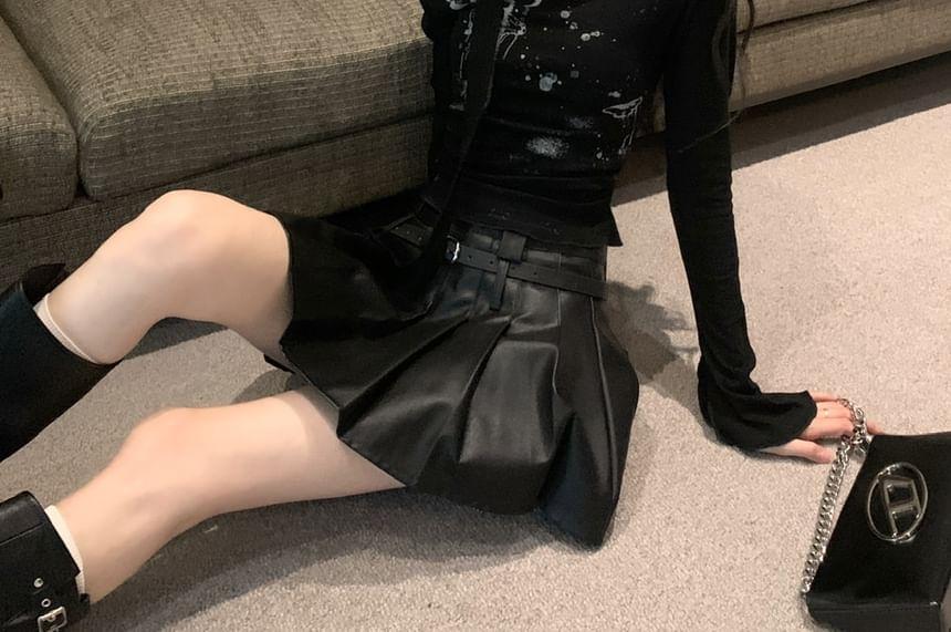 Long Sleeve Off Shoulder Patterned Print Top / High Waist Plain Pleated Faux Leather Mini A-Line Skirt Product Image